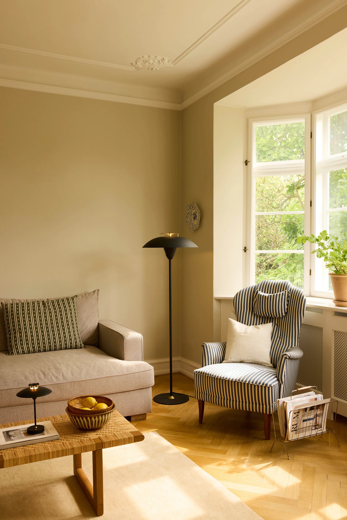 
Design Stehlampe "Stepp" - Schwarz