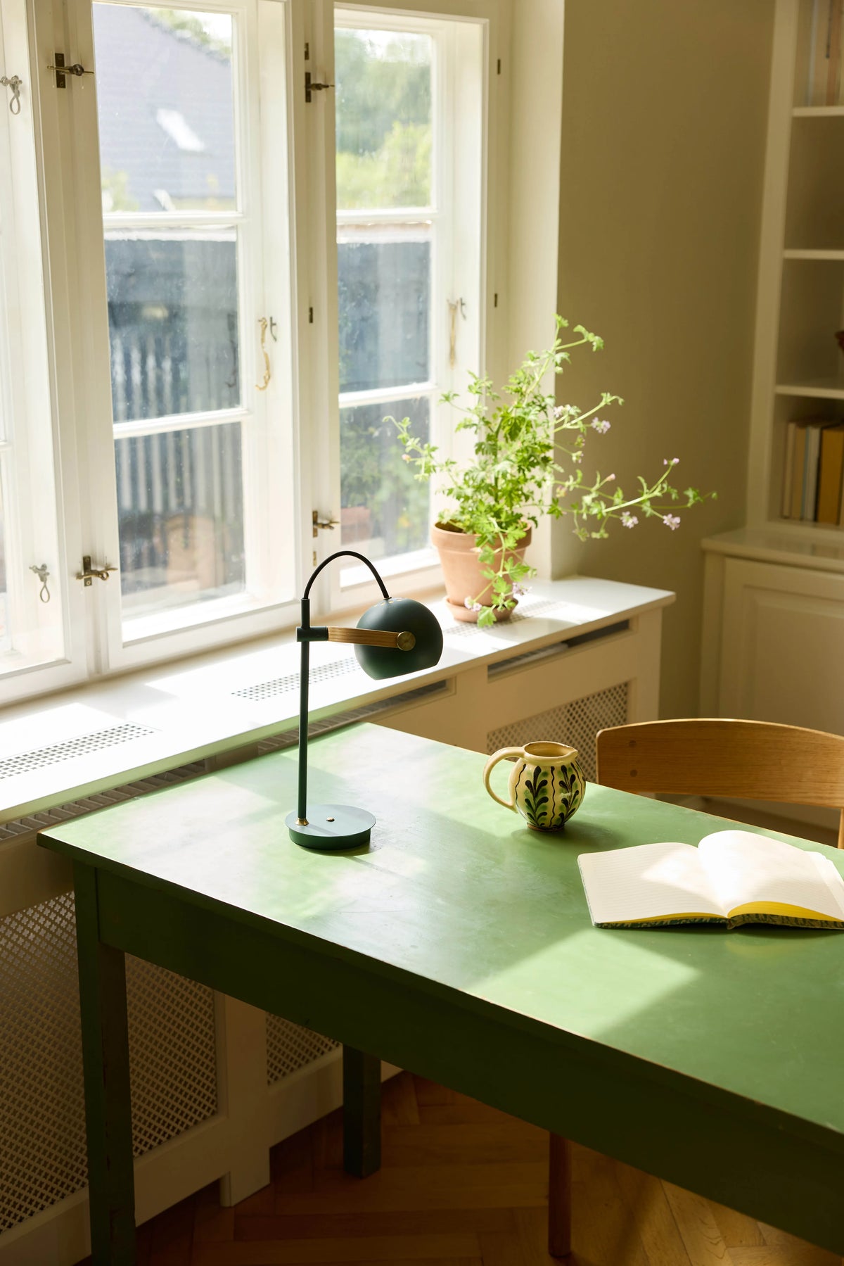 
Lampada da tavolo di design a LED "DC" - Verde intenso