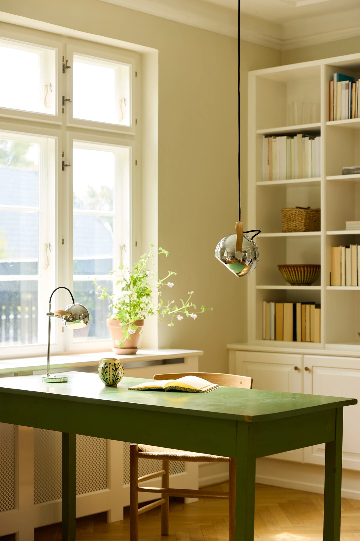 
Lampada da tavolo di design a LED "DC" - Chrome