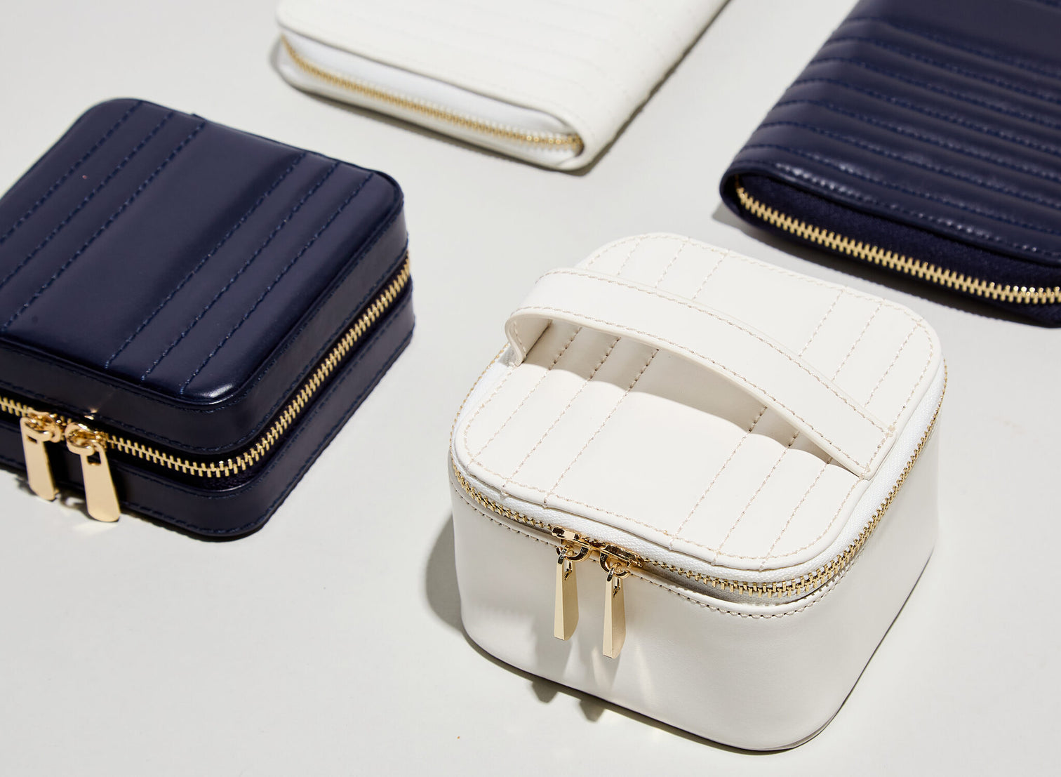 
Genuine Leather Jewelry Case "Maria Small Zip Case" - Navy