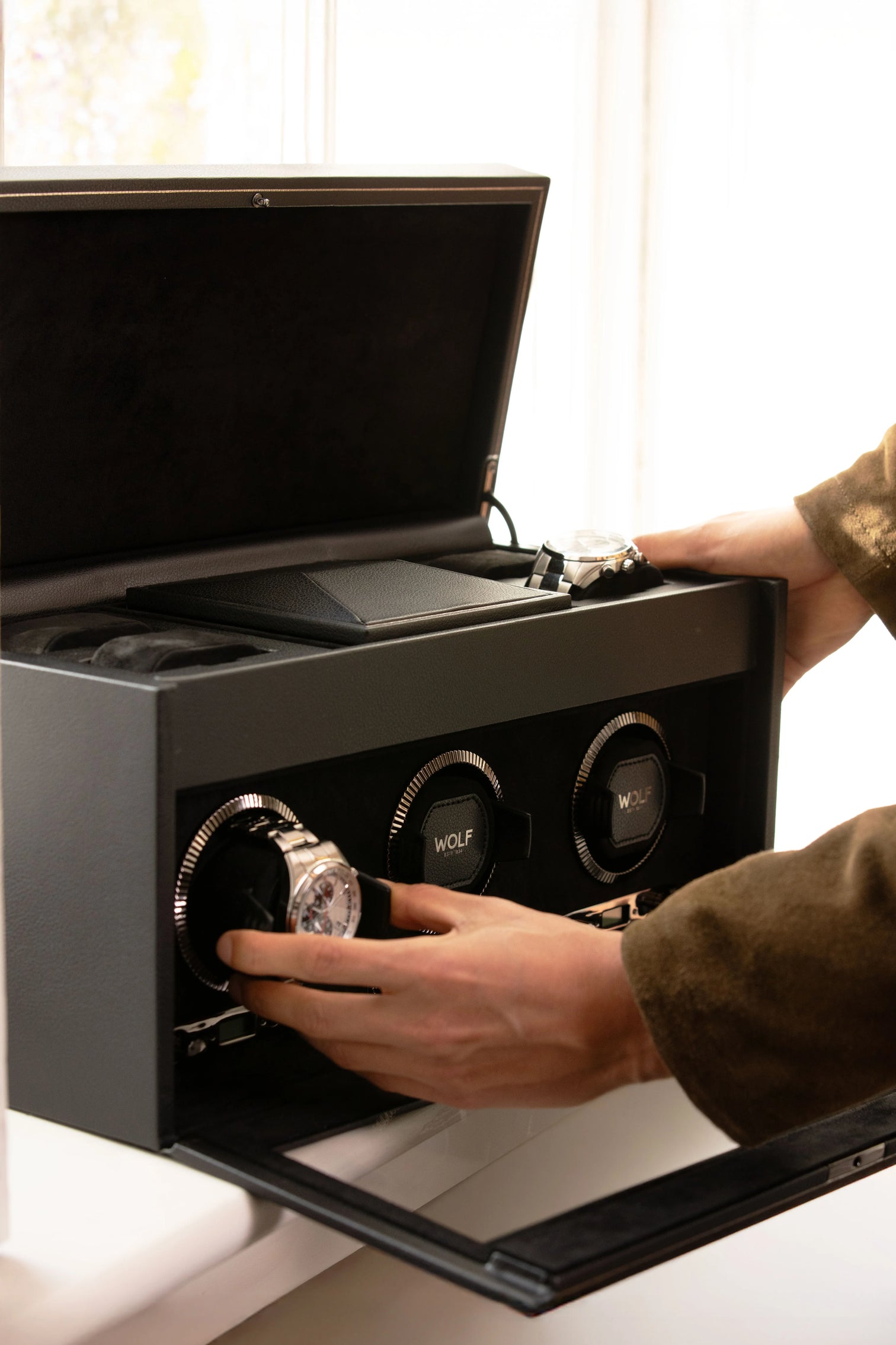 
"British Racing Triple Watch Winder" with Travel Case - Black