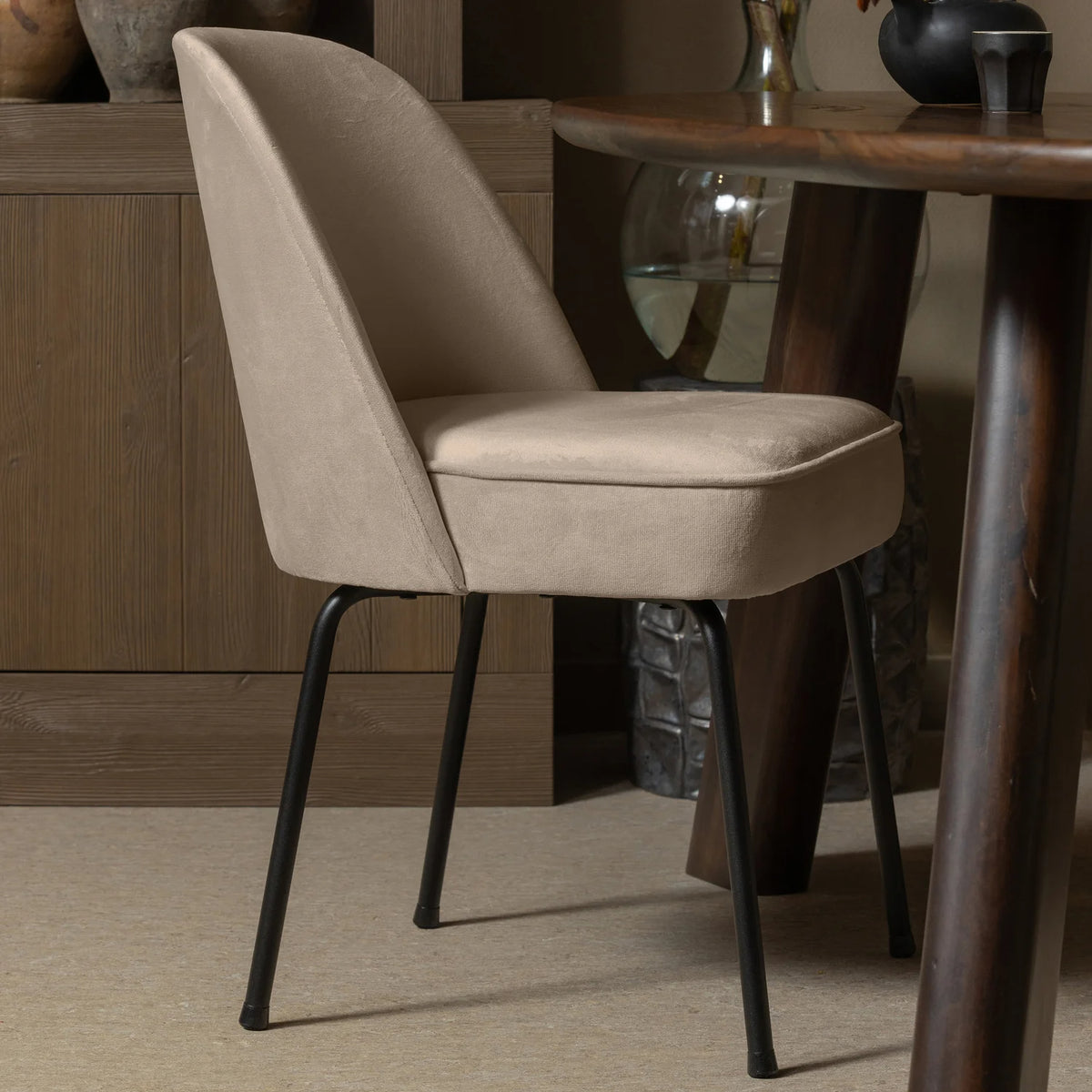 
Sedia da pranzo di design «Vogue», disponibile in molti colori - Samt Khaki/Beige