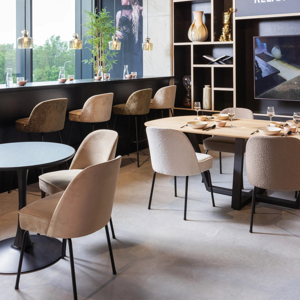 
Sedia da pranzo di design «Vogue», disponibile in molti colori - Bouclé Nougat