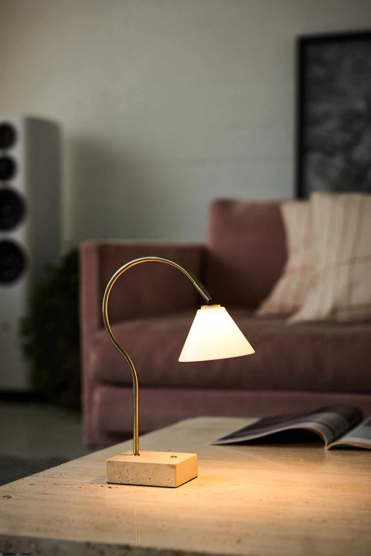 
Lampada da tavolo di design a LED "Question" - Ottone Antico