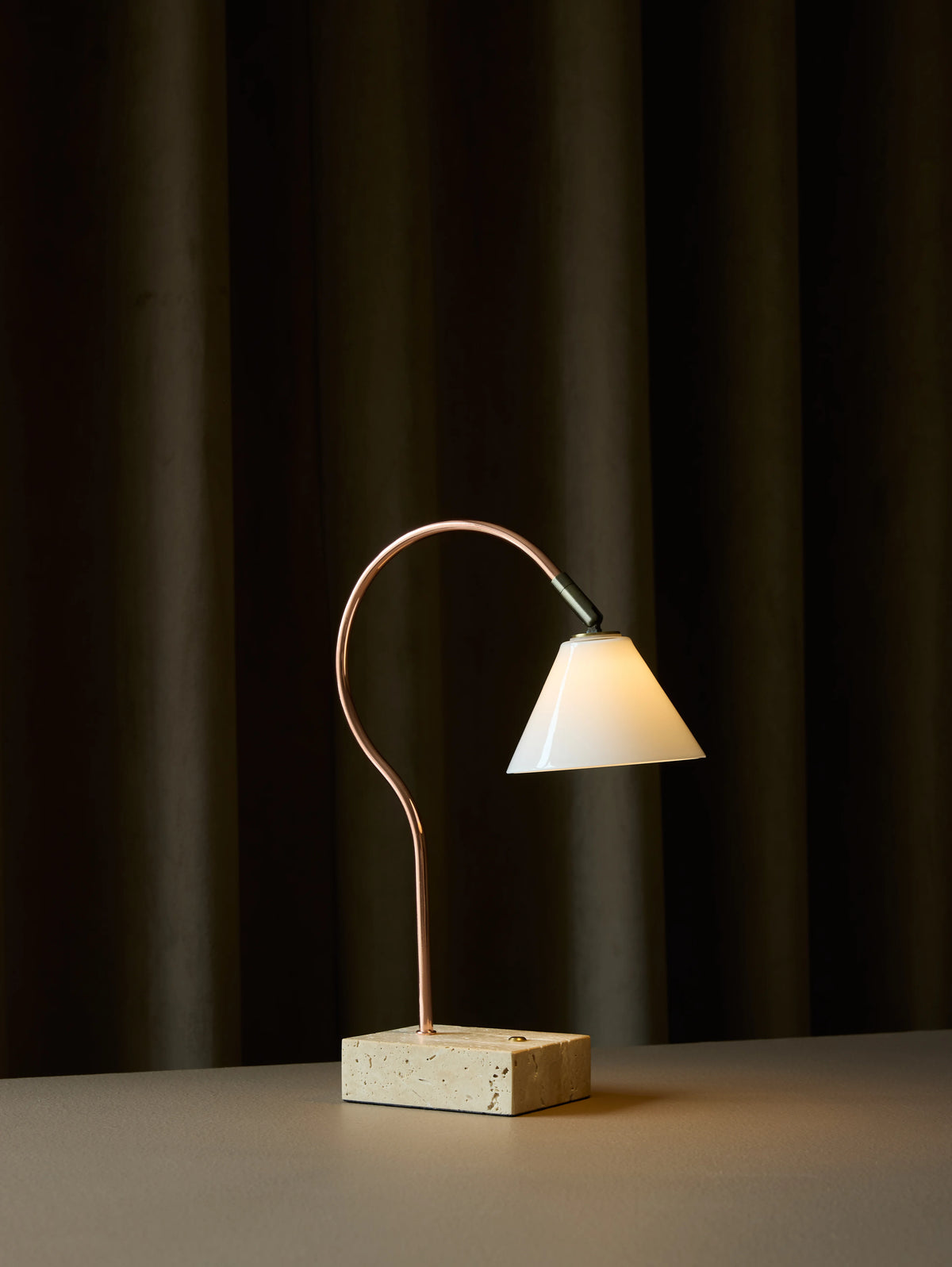 
Lampada da tavolo di design a LED "Question" - Rame Antik Brass