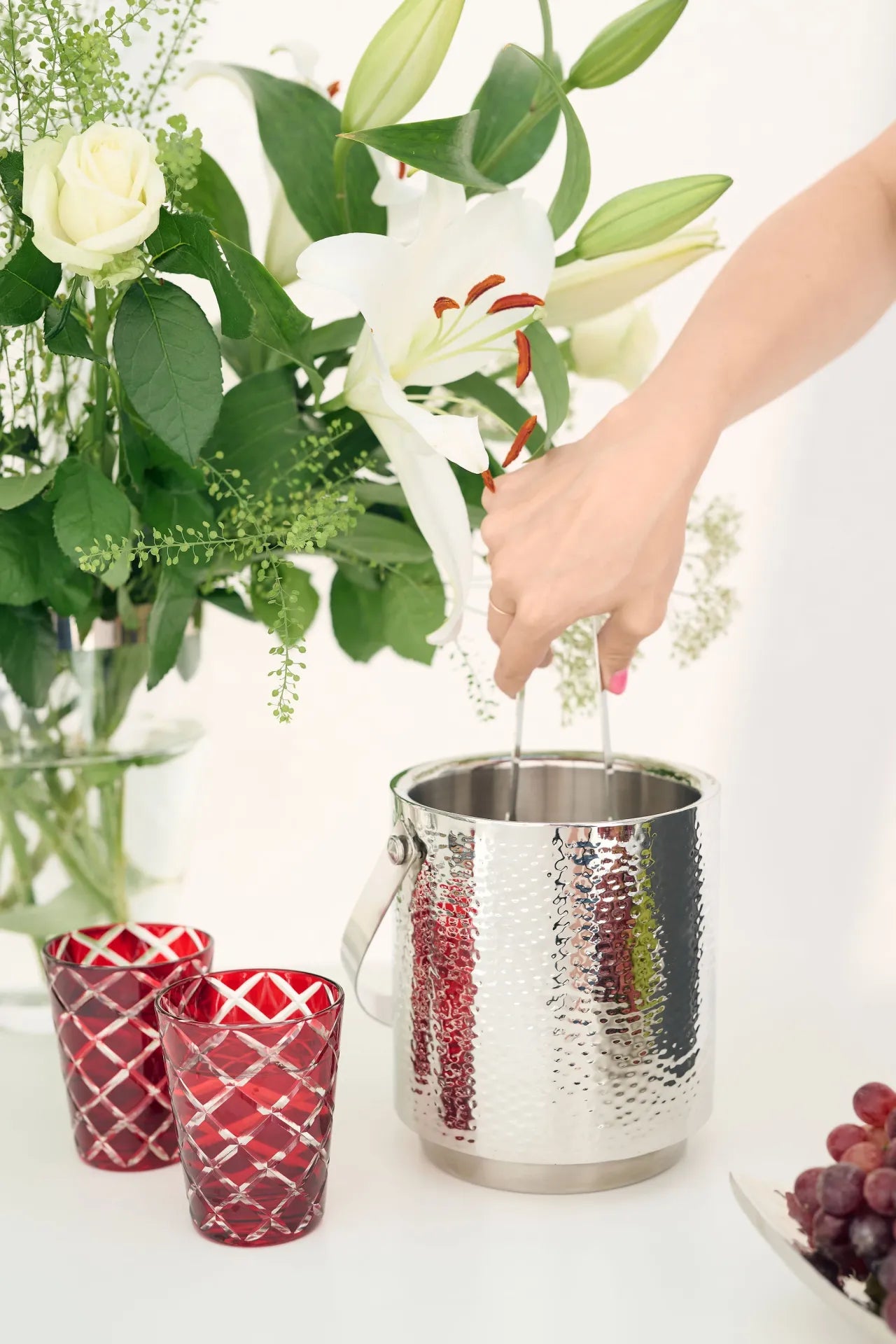 
Premium "Dio" crystal glasses in a set of 4, made of hand-cut glass - Ruby Red