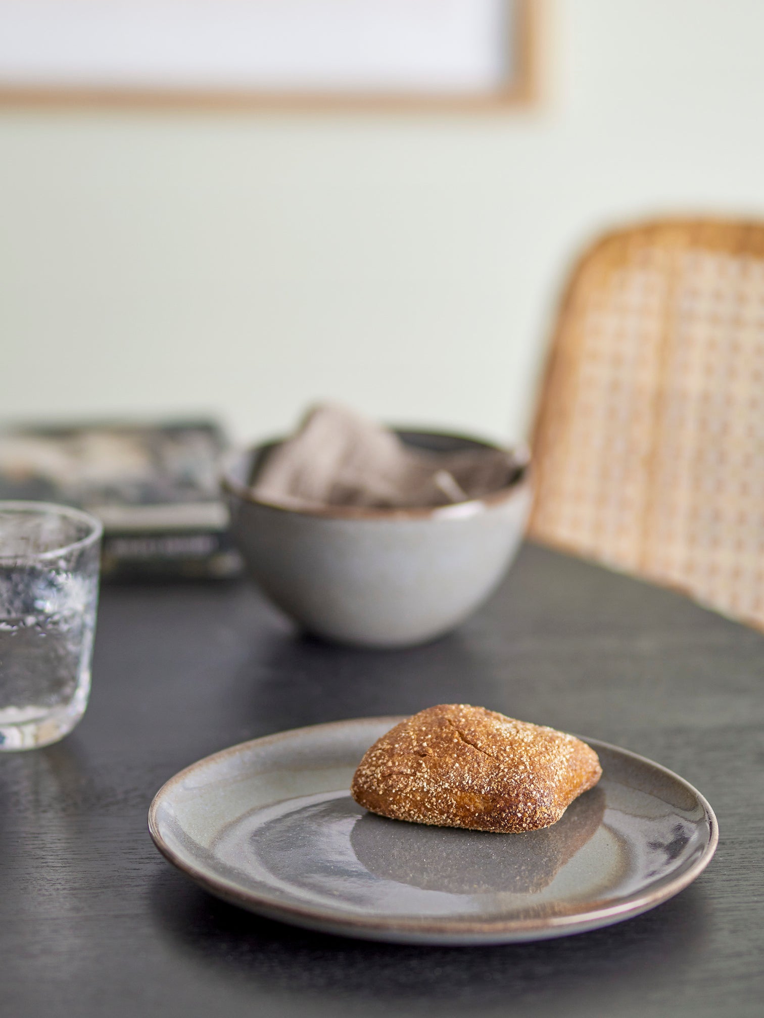
Assiette à salade et à dessert artisanale « Sandrine » - Gris