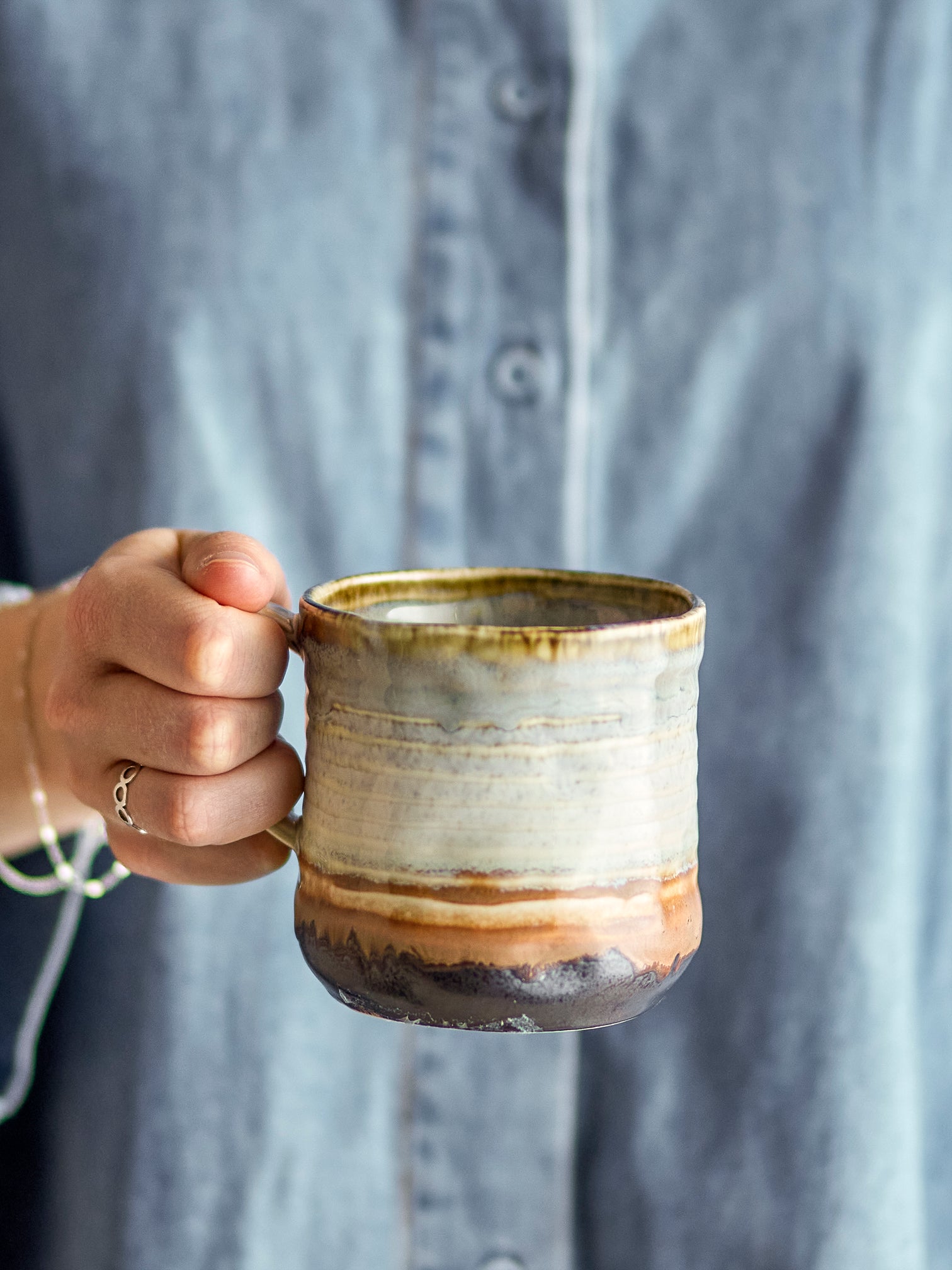 
Lot de 4 tasses fabriquées à la main « Deana » - Multicolore