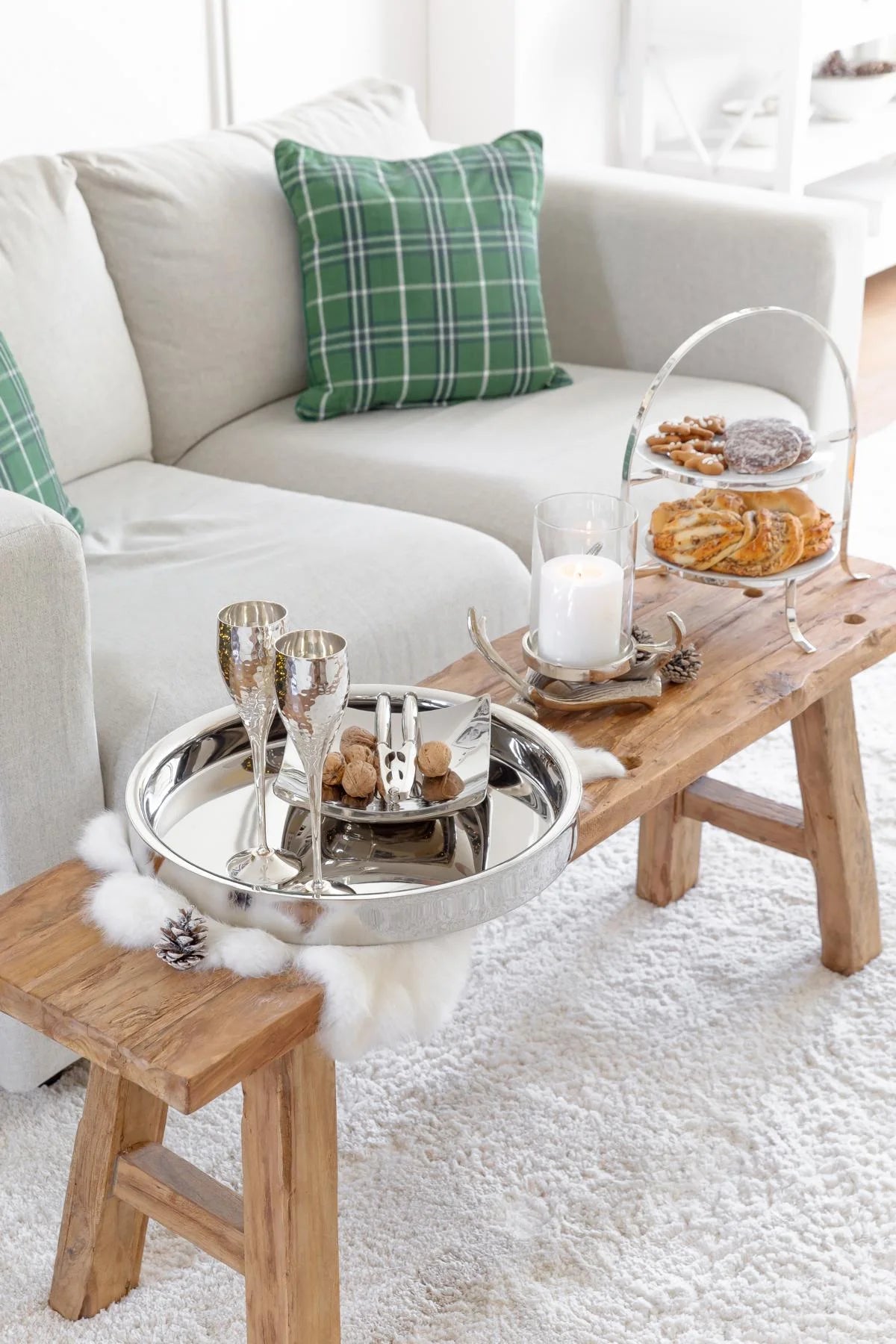 
Premium Serving Tray "Alaska" - High-Gloss Polished Stainless Steel - Ø 40 cm
