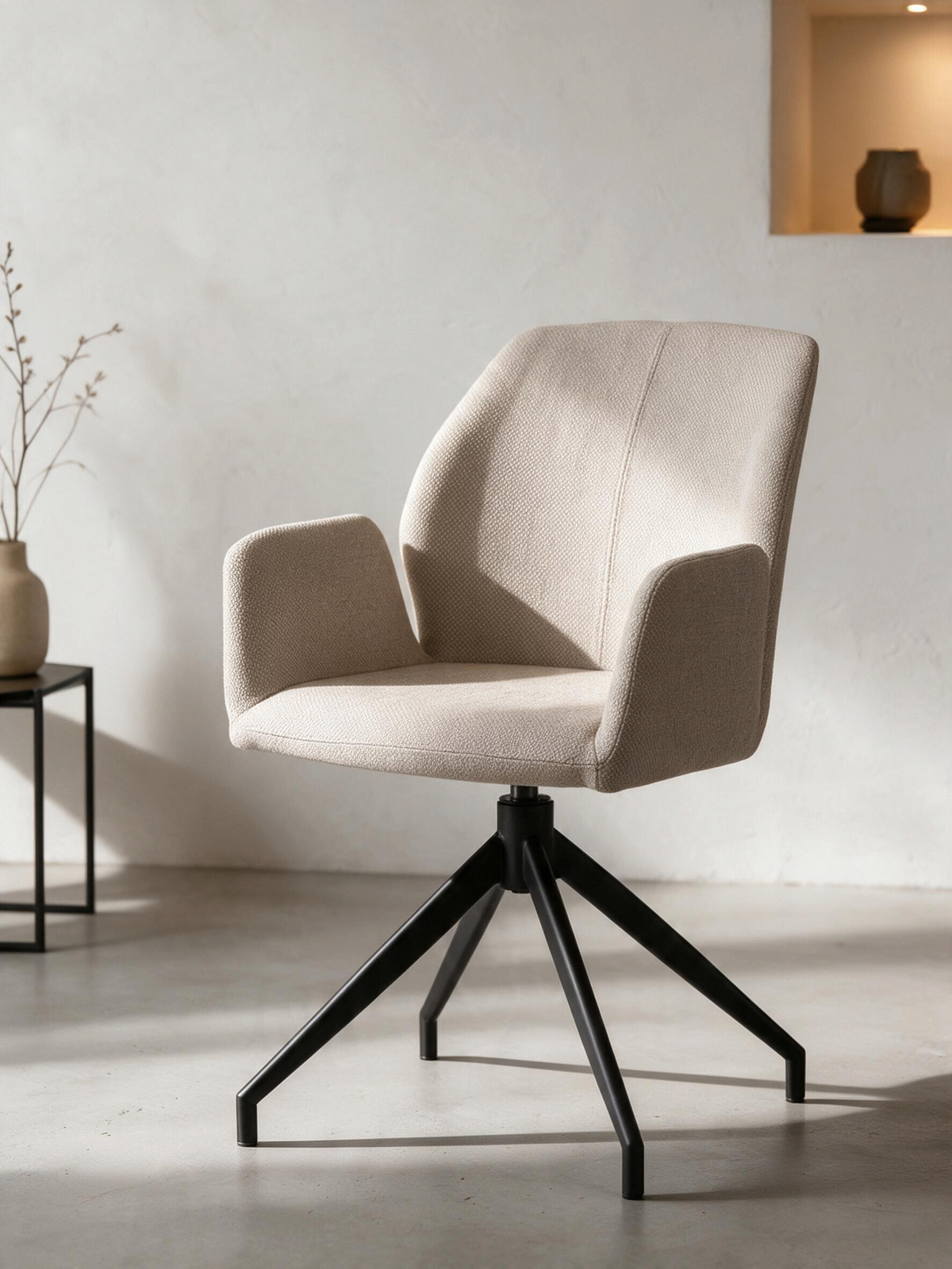 
Sedia girevole di design „Storm“ con braccioli - Beige