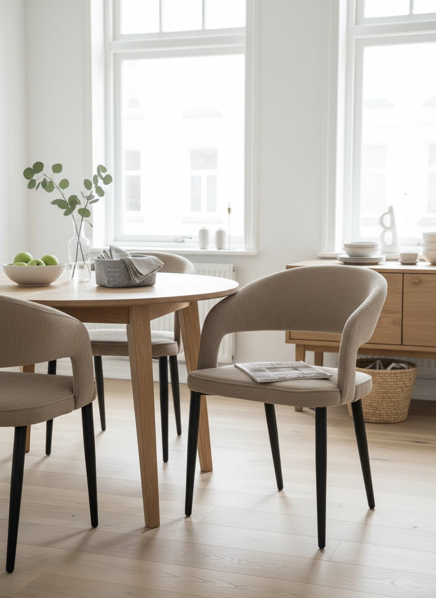 
Design Stuhl „Tusk“ mit Armlehnen - Braun