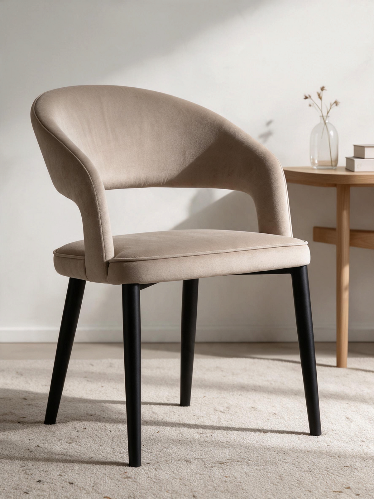 
Sedia di design „Tusk“ con braccioli - Sabbia