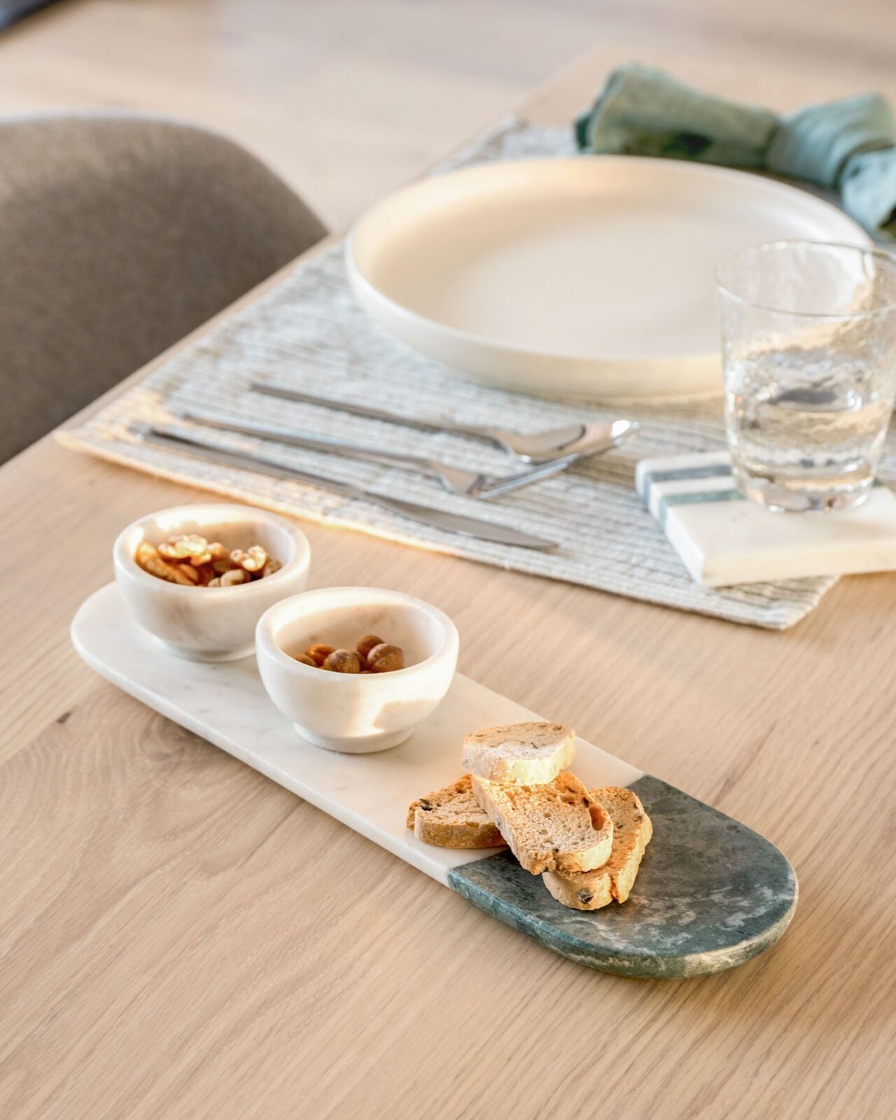 
Beautiful marble tray "Amilia"
