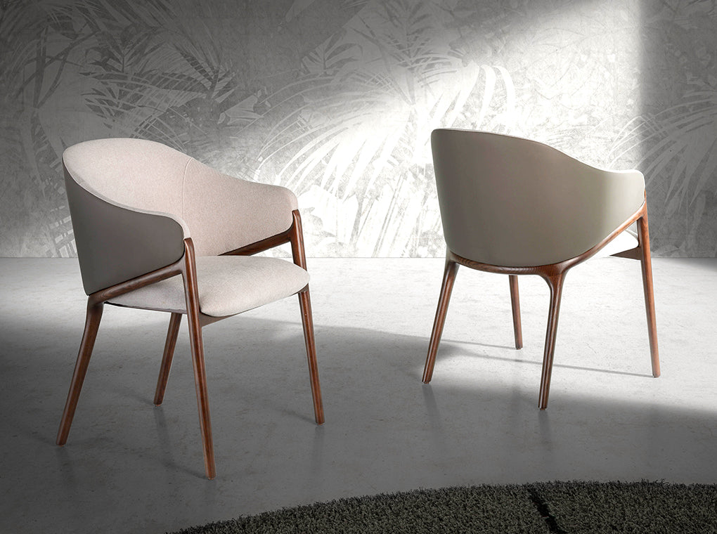 
Chaise design « Lucerne » avec accoudoirs