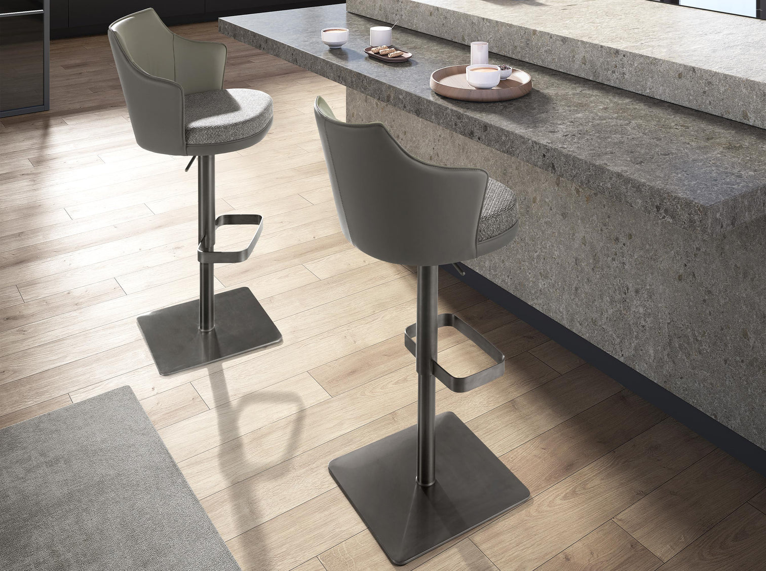 
Tabouret de bar design « Lenny » avec fonction pivotante et réglage en hauteur