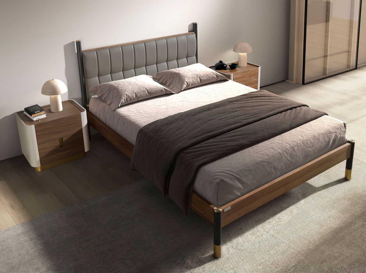 
Design Bett „Koh Lipe“ aus furniertem Nussbaumholz