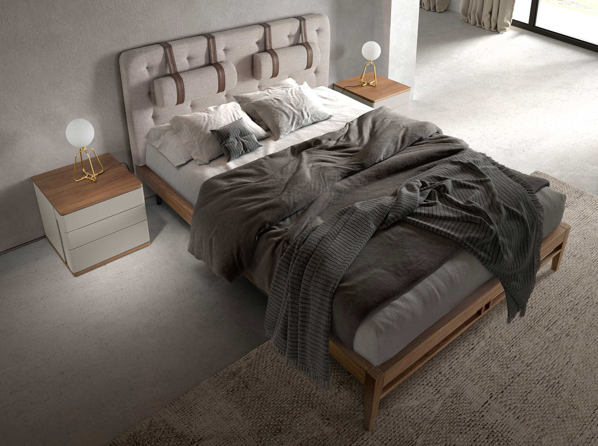 
Design Bett „Koh Lanta“ aus furniertem Nussbaumholz