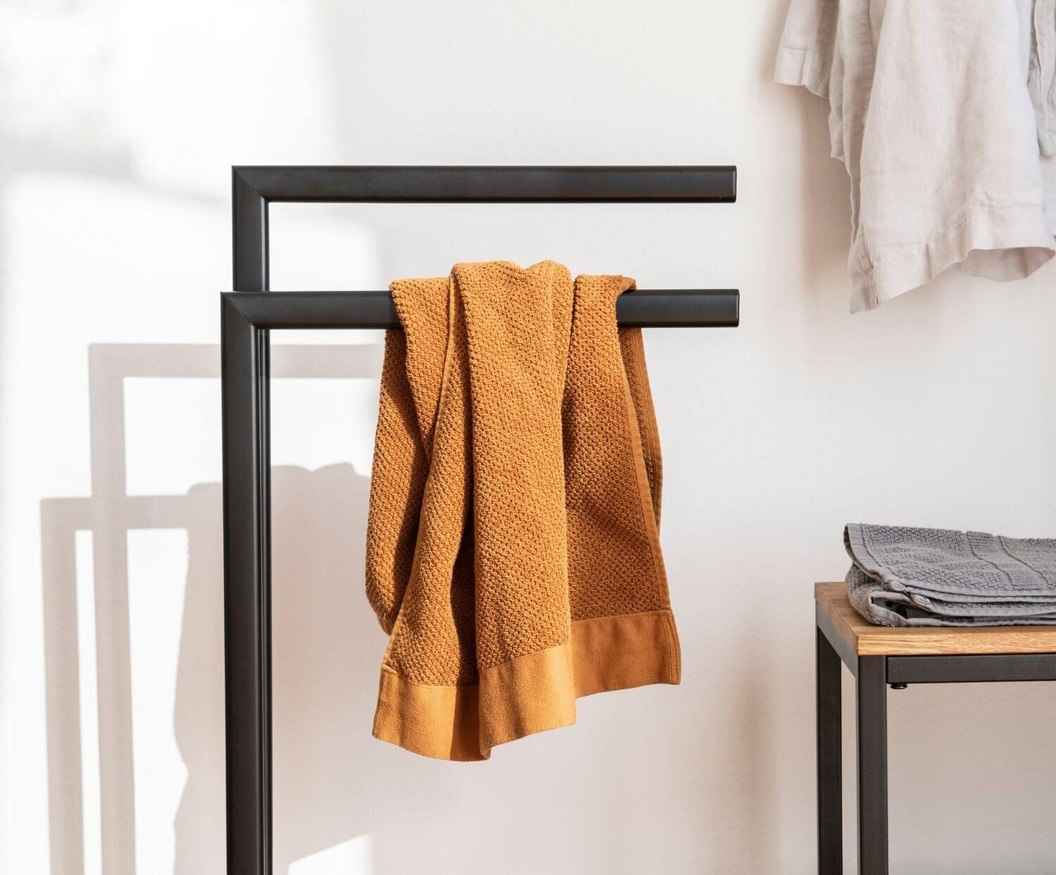 
Matte black towel rail "Nero"