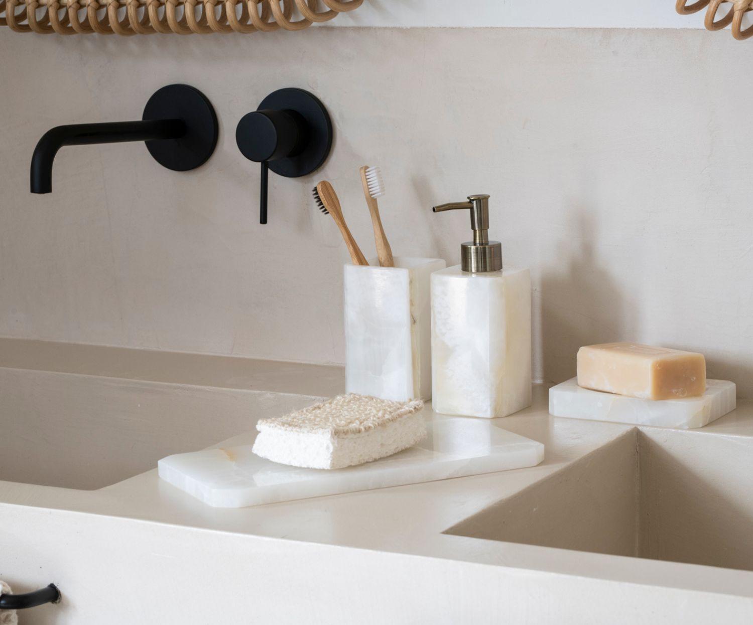 
Elegant Toothbrush Holder "Norez" Made of Marble
