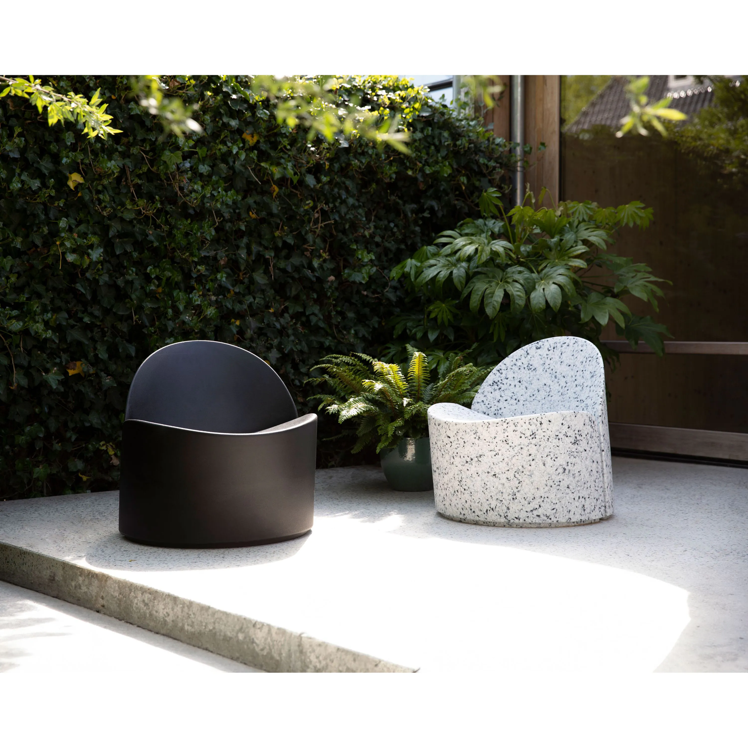 
"Bloom" Outdoor Lounge Chair - Black