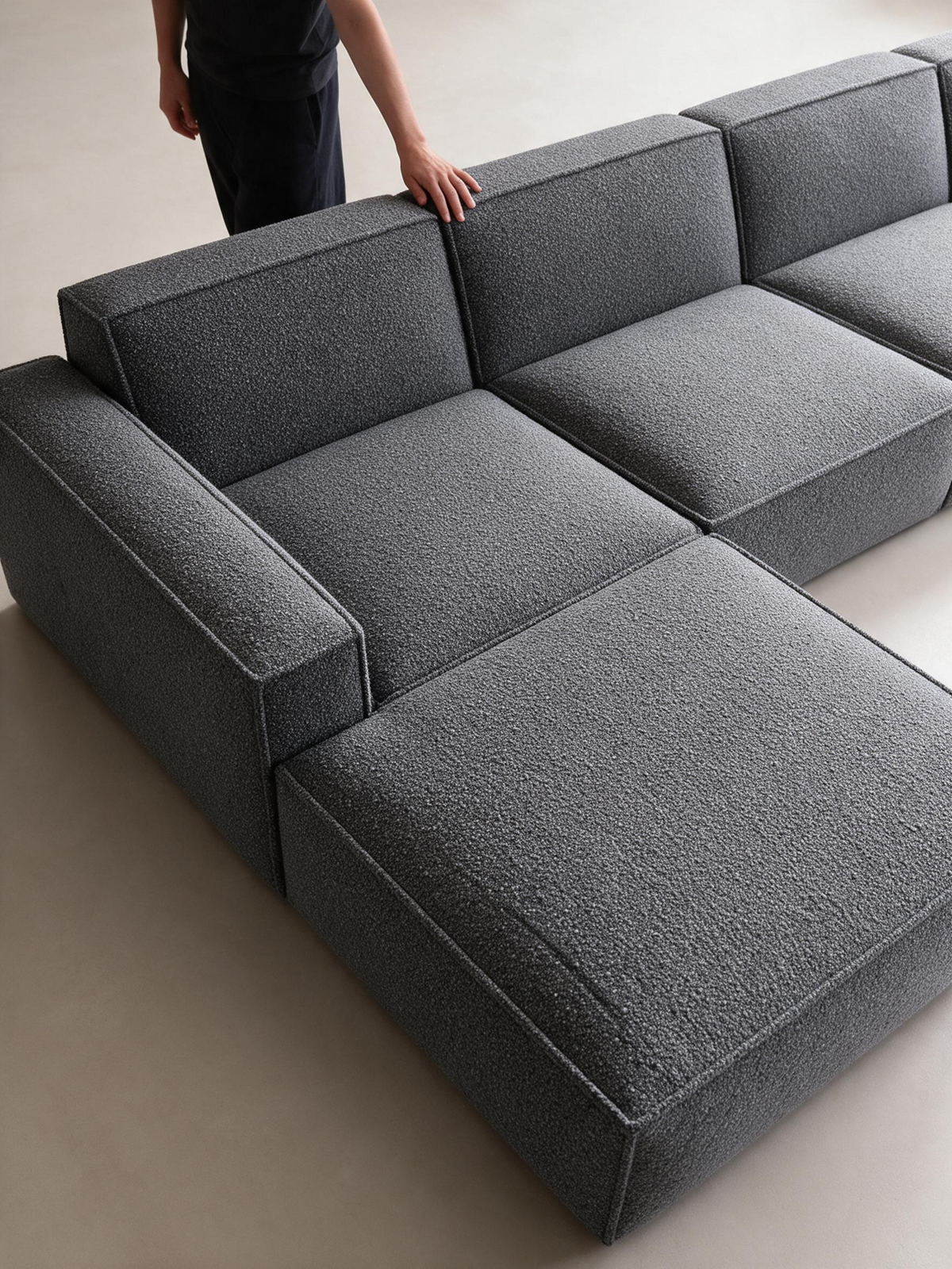 
Divano panoramico di design a 7 posti «Siena XXL» con rivestimento bouclé - Bouclé Grafite / Lato lungo a sinistra