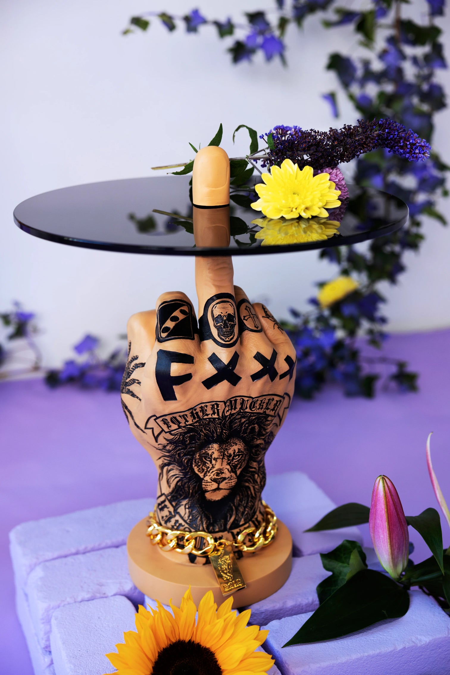 
Designer Side Table "Fother Mucker" Ø 40 x 50 cm - Lion