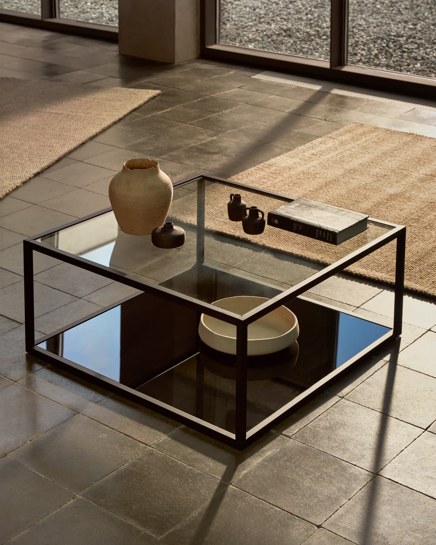 
Modern coffee table "Blackhill" - 80 x 80 cm