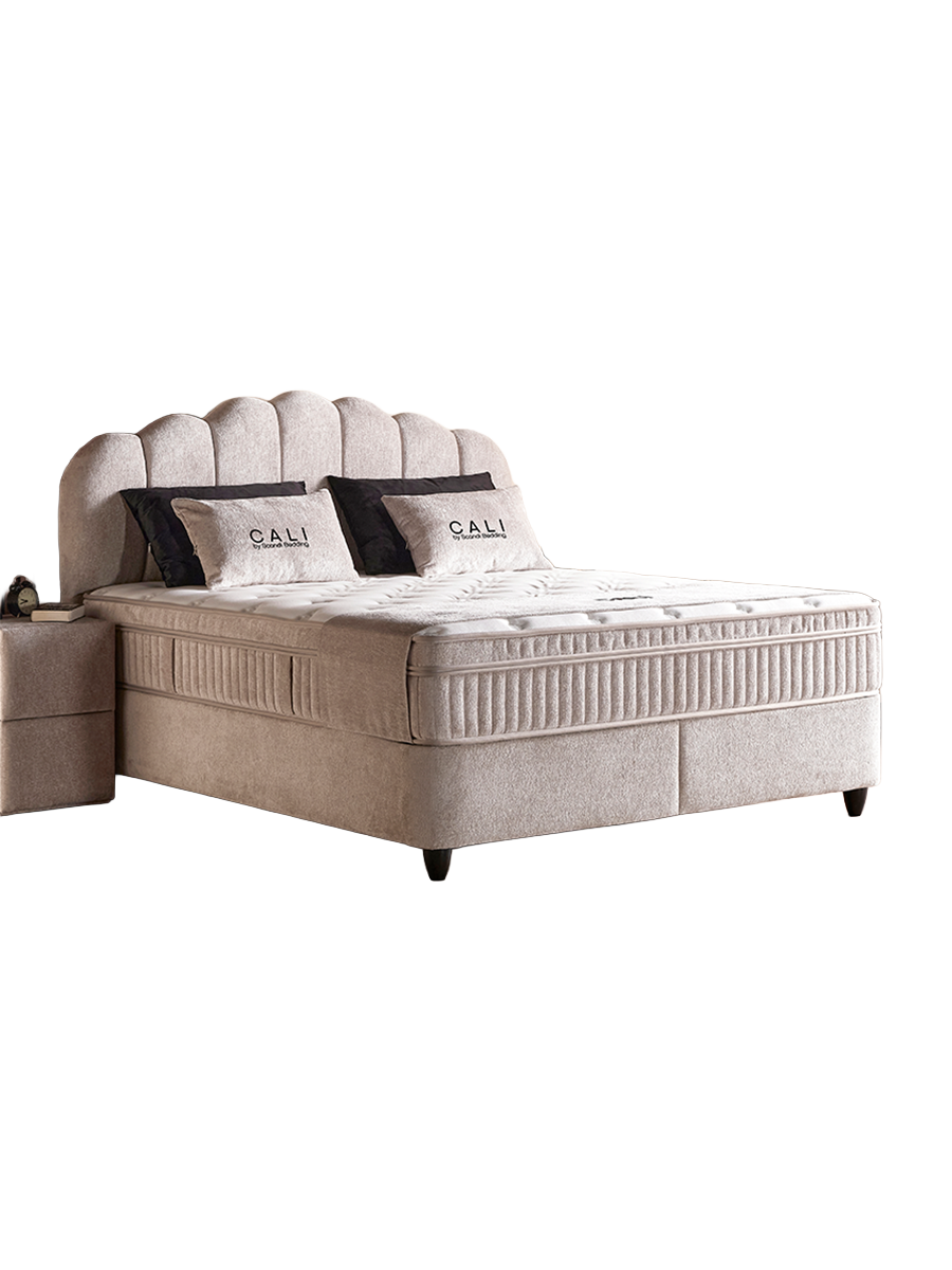 
Lit tapissier design « Cali », différentes tailles - Sans accessoires / Dimensions du matelas : 140 x 200 cm