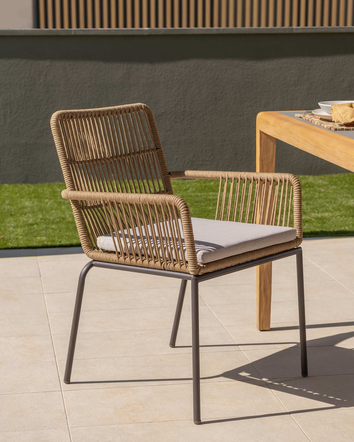 
Stapelbarer Design Gartenstuhl „Zora“ - Beige