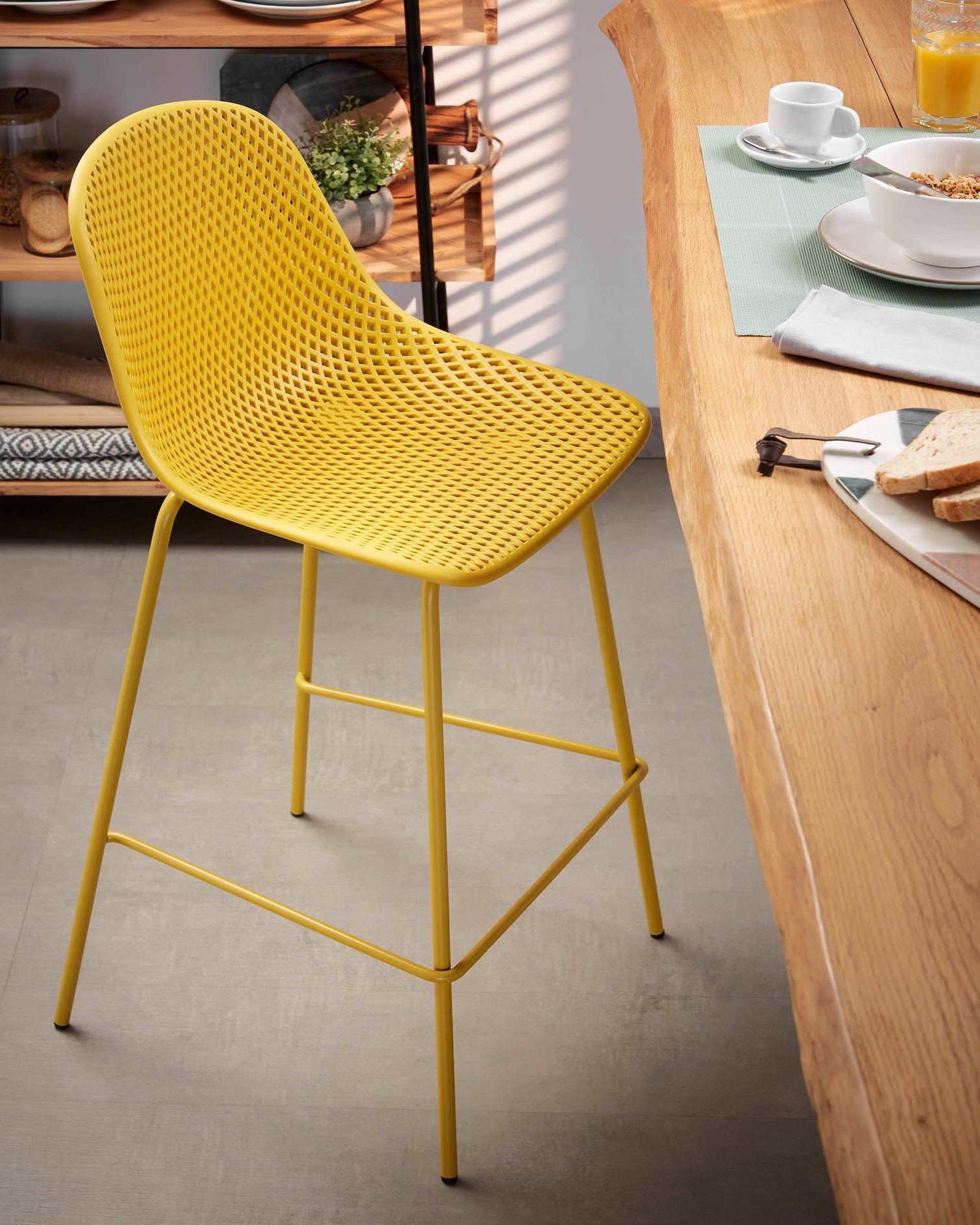 
Tabouret de bar intérieur et extérieur « Quinby » - Jaune moutarde / 65 cm