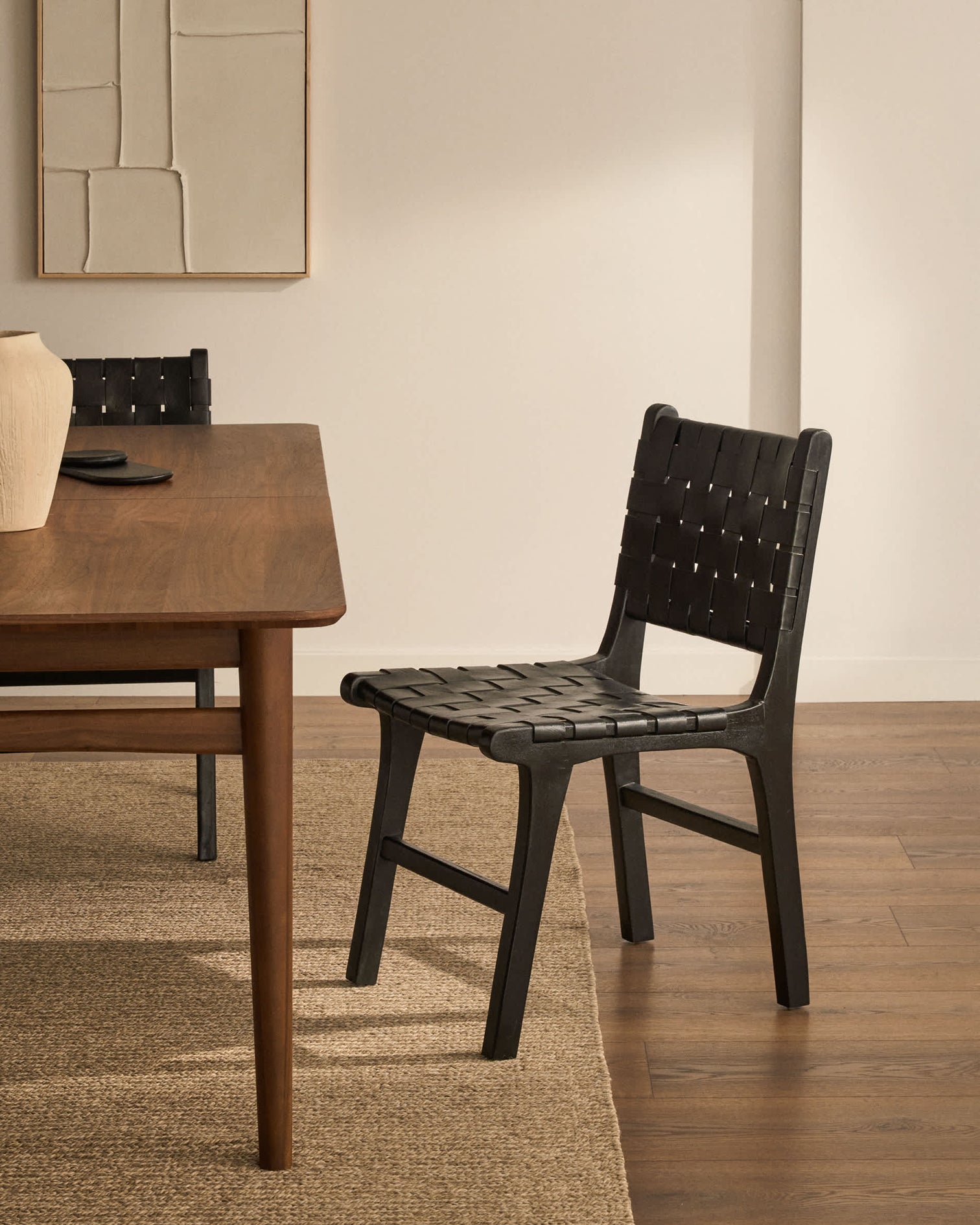 
Chaise design massive artisanale « Calixta » - Noir
