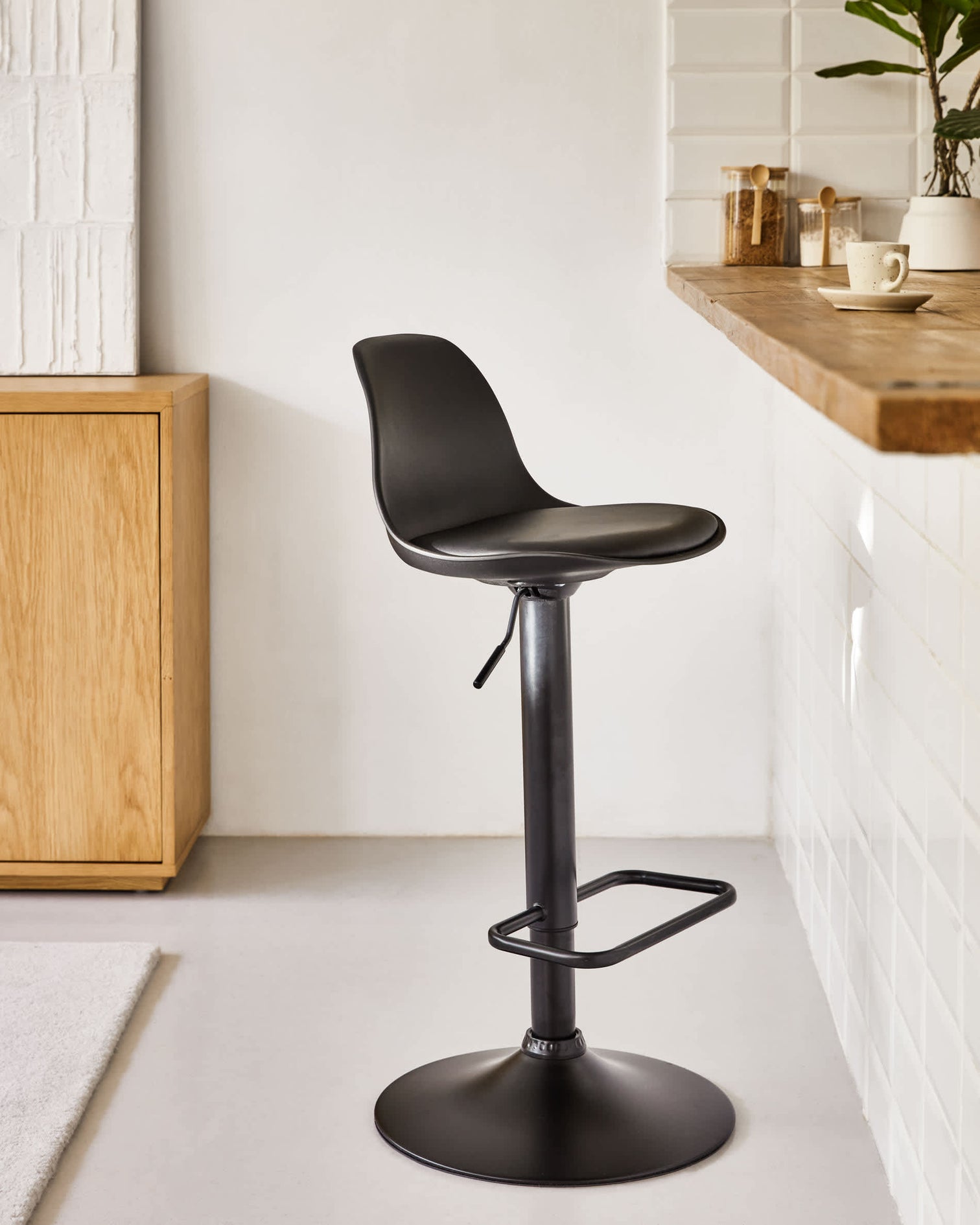 
Tabouret de bar réglable en hauteur et pivotant « Moyo » - Noir