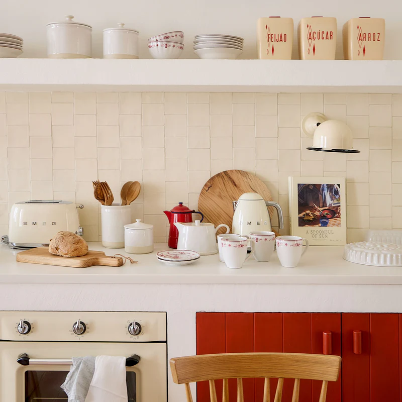 
Handmade Mug "Vila" - White & Red