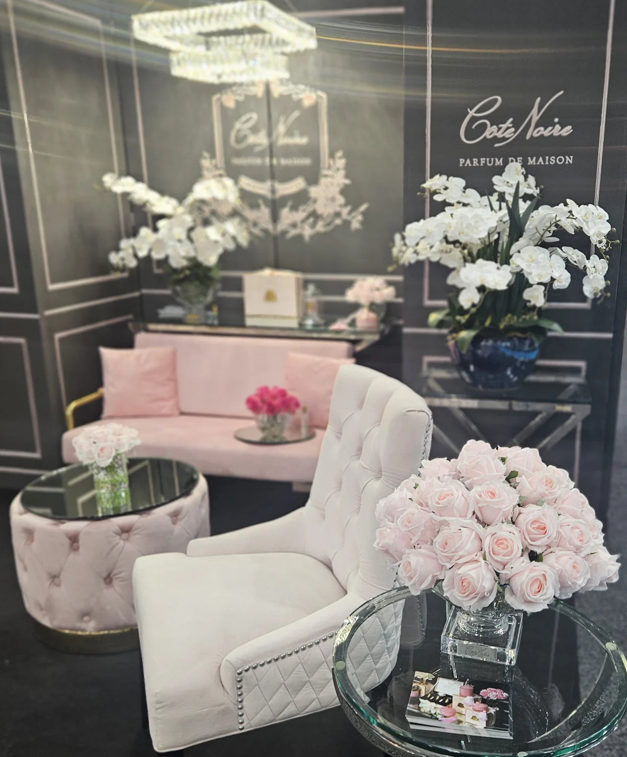 
Diffuseur de parfum d'intérieur de luxe « Centrepiece Roses » - Boutons de rose rose française et argent