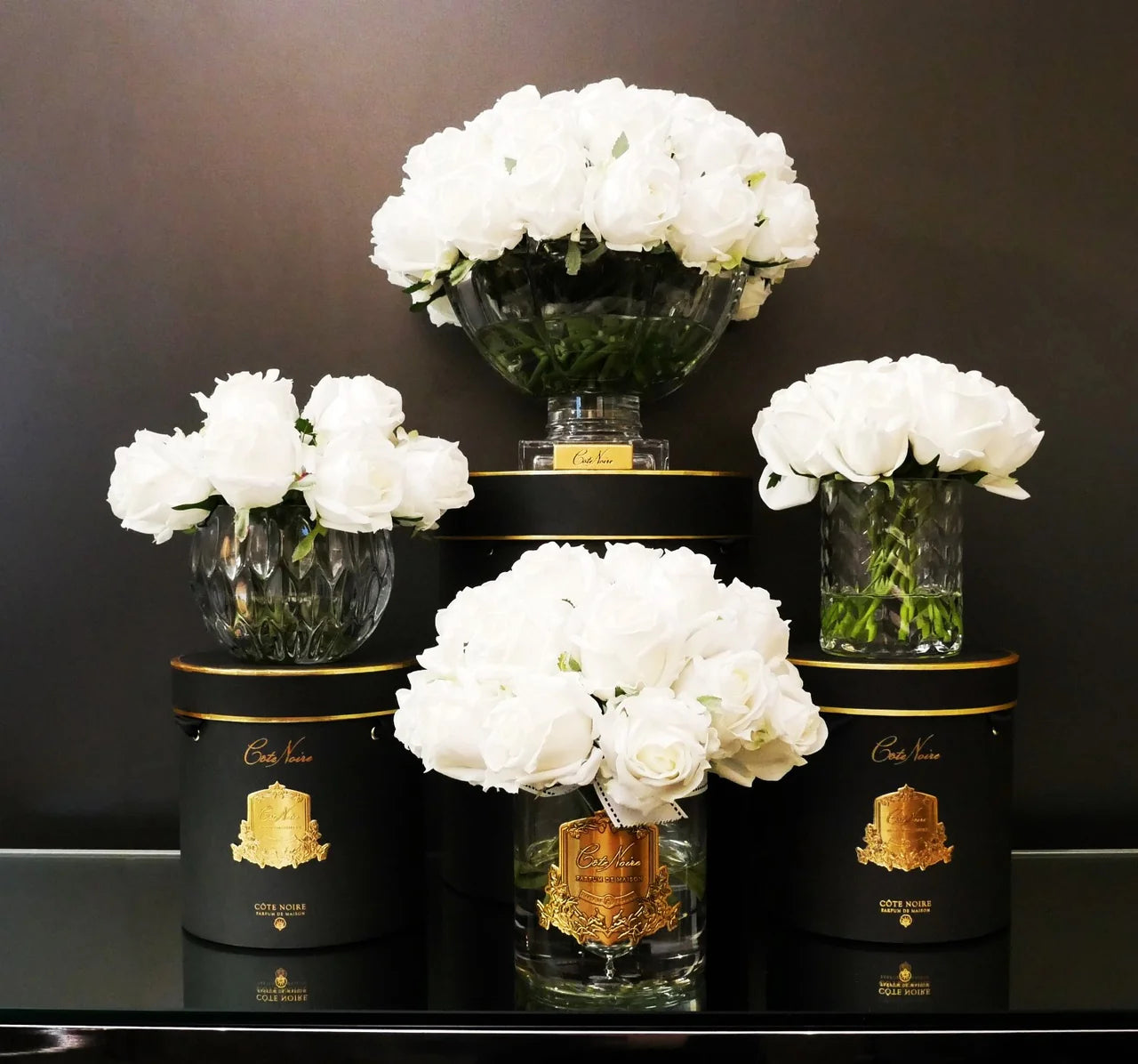 
Diffuseur de parfum d'intérieur de luxe « Centrepiece Roses » - Boutons de rose blancs et or