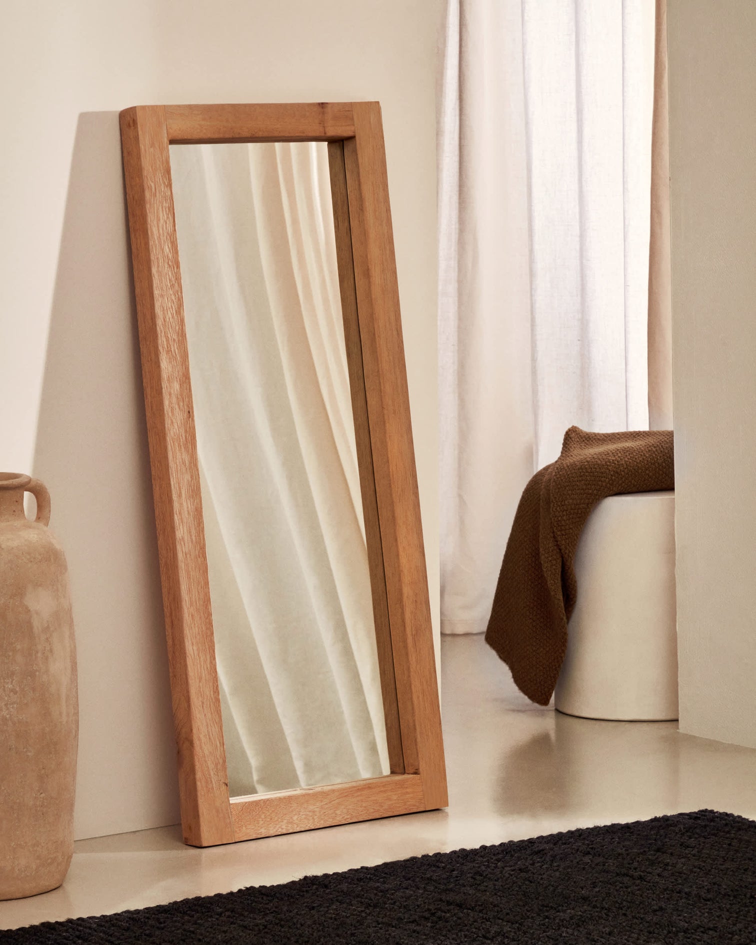
Miroir mural design « Madeno » avec cadre en bois massif - 50 x 120 cm
