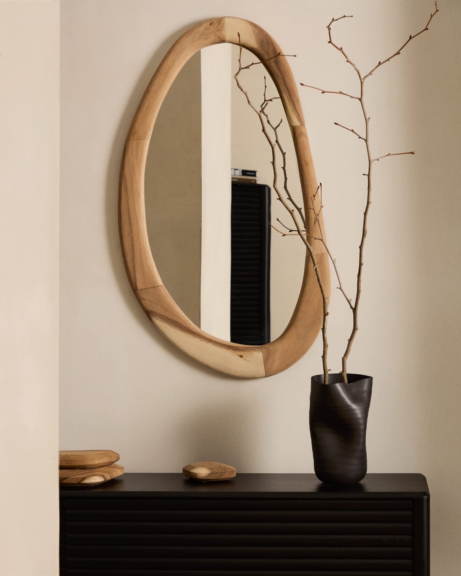 
Miroir mural design « Selemo » avec cadre en bois massif - 60 x 107 cm