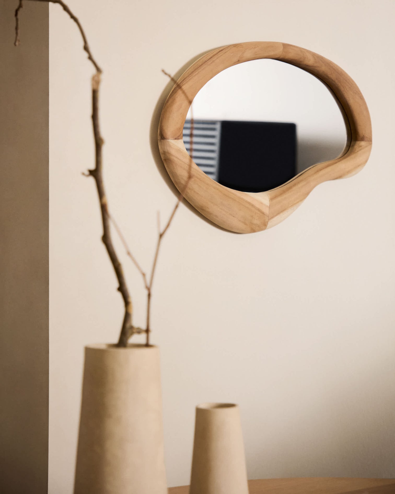 
Miroir mural design « Selemo » avec cadre en bois massif - 44 x 68 cm