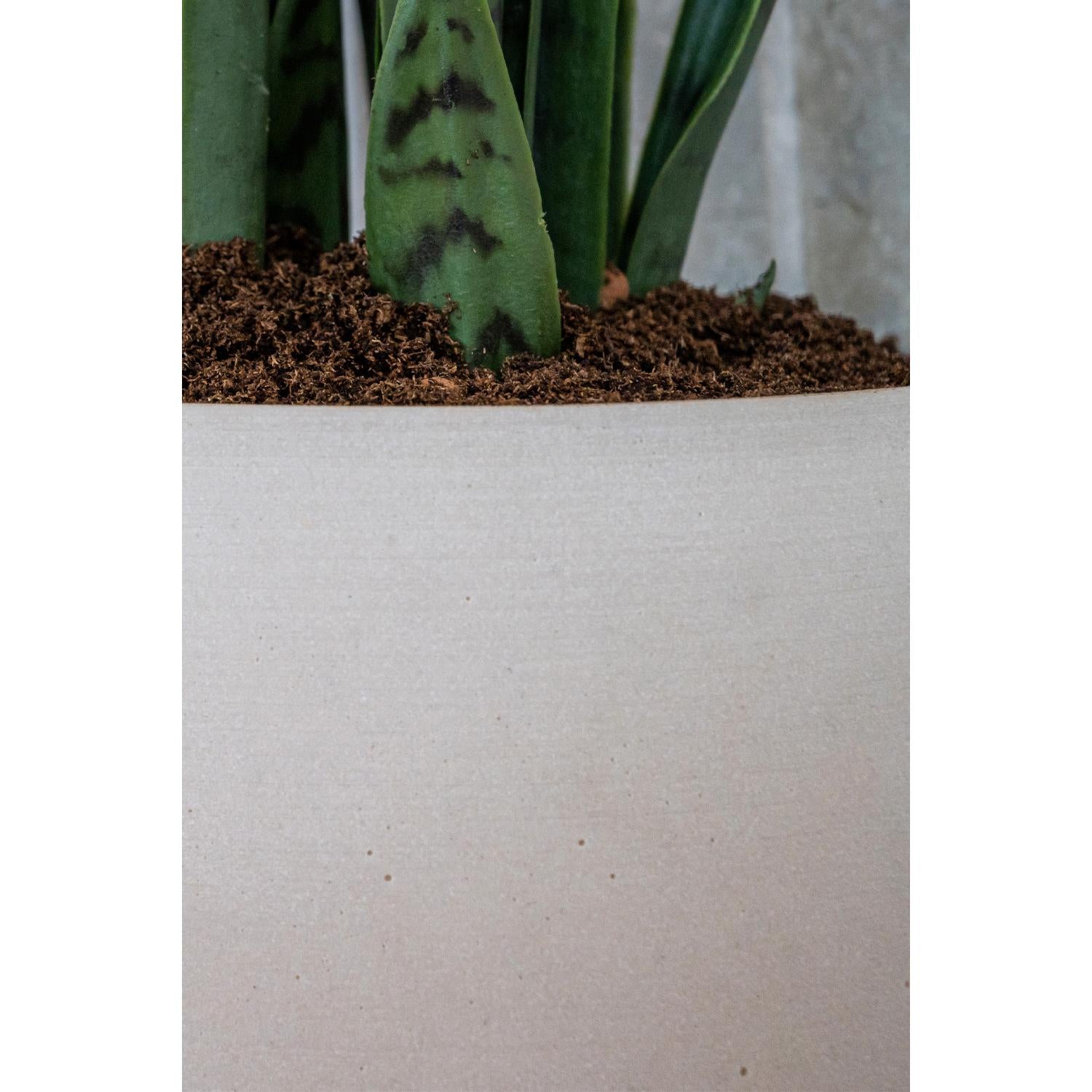 
High-quality indoor/outdoor planter "Refined Bucket" - Natural White