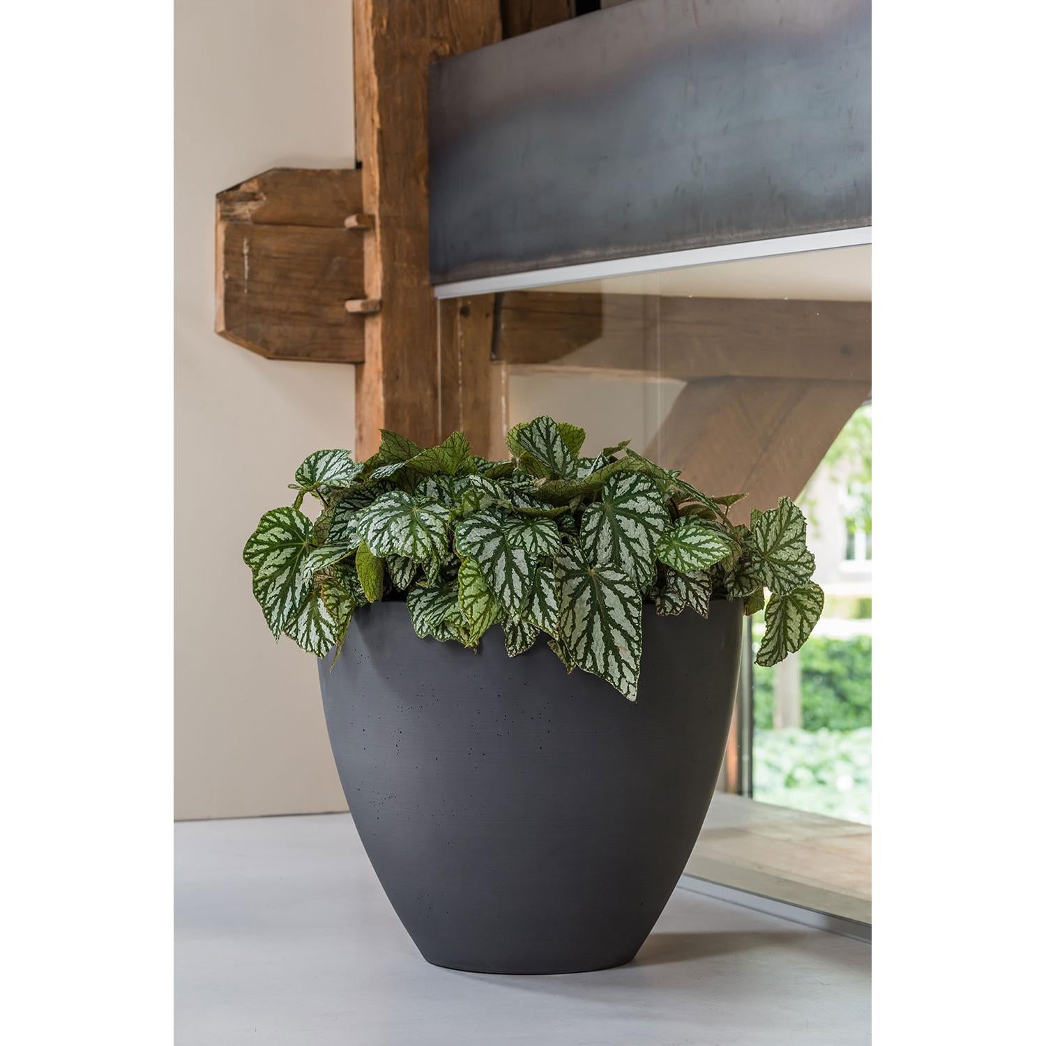 
High-Quality Indoor/Outdoor Planter "Refined Jesslyn" - Volcano Black / Ø 60 x Height 52 cm