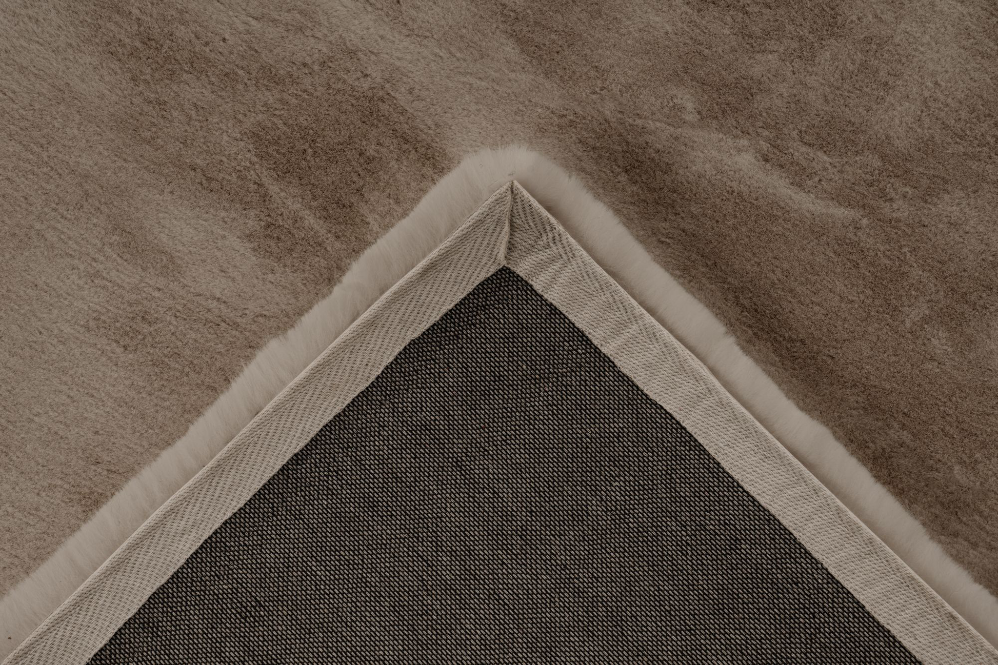IMAGE for product variant SKU DCE900-Taupe-80150