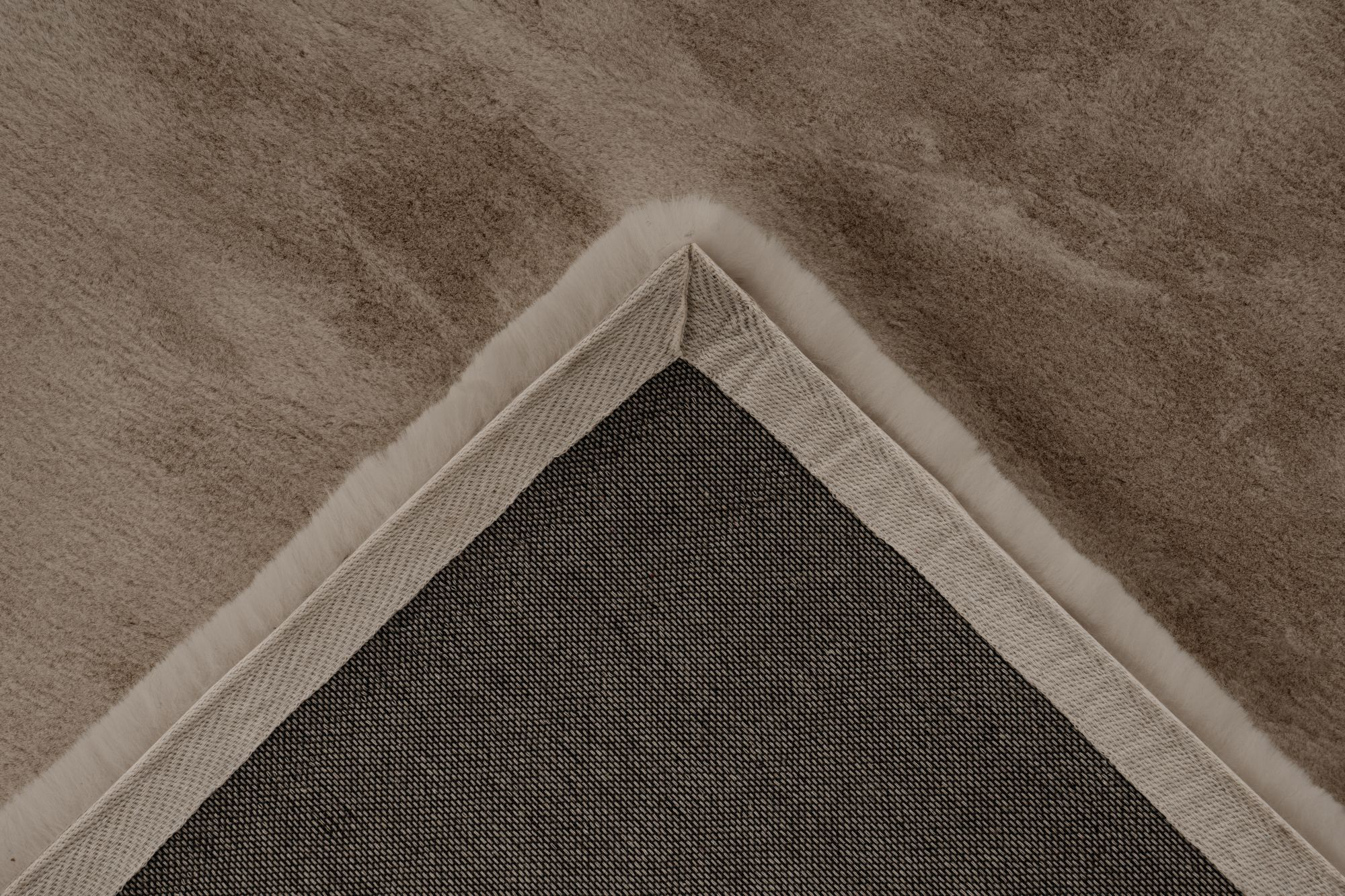 IMAGE for product variant SKU DCE900-Taupe-80150