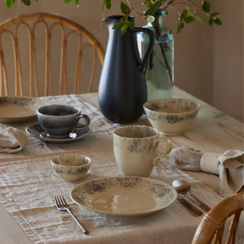 
Handgefertigter Becher „Madeira“ - Cream