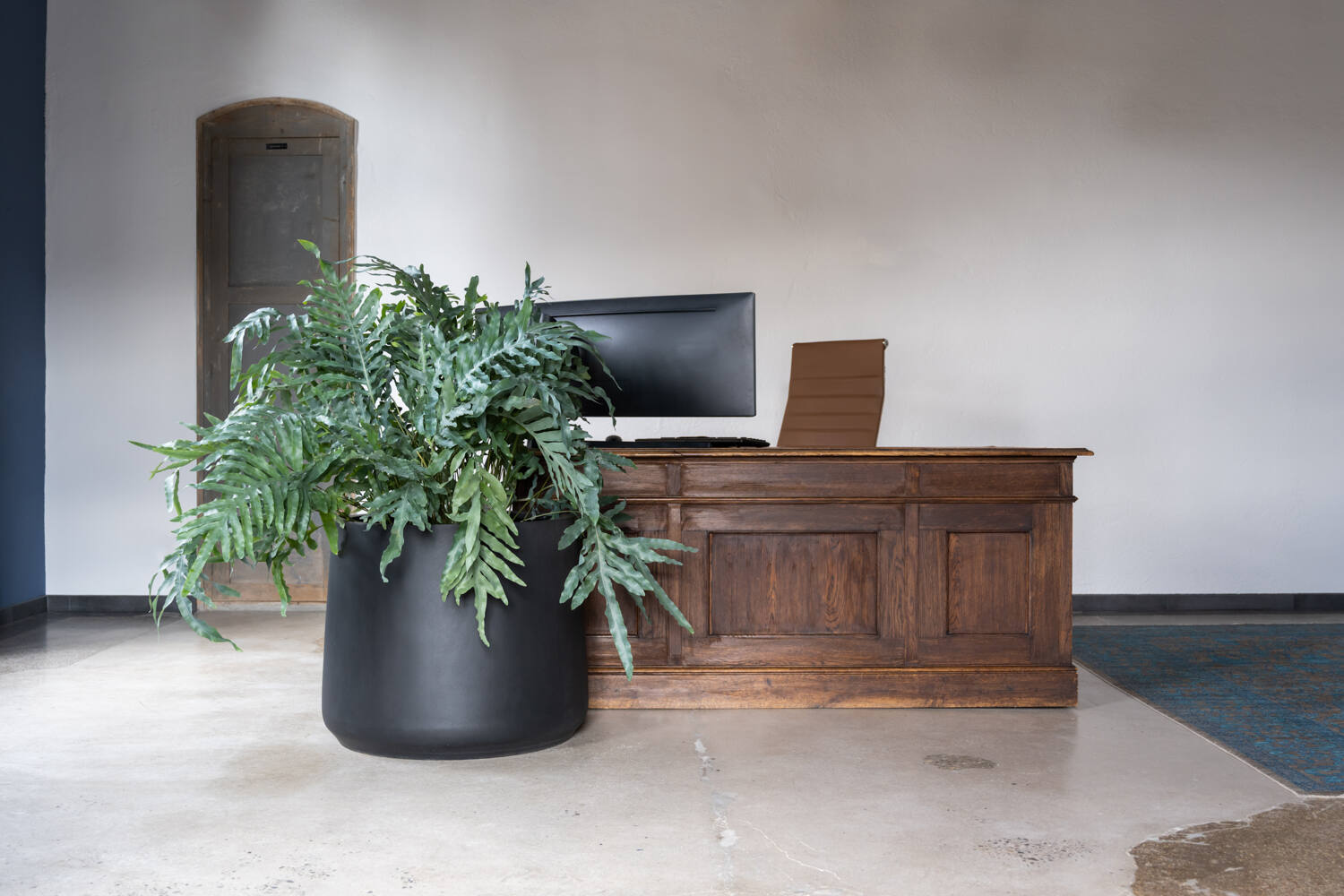 
High-Quality Indoor/Outdoor Planter "Natural Jumbo Patt" - Black / Ø 92.5 x 77 cm