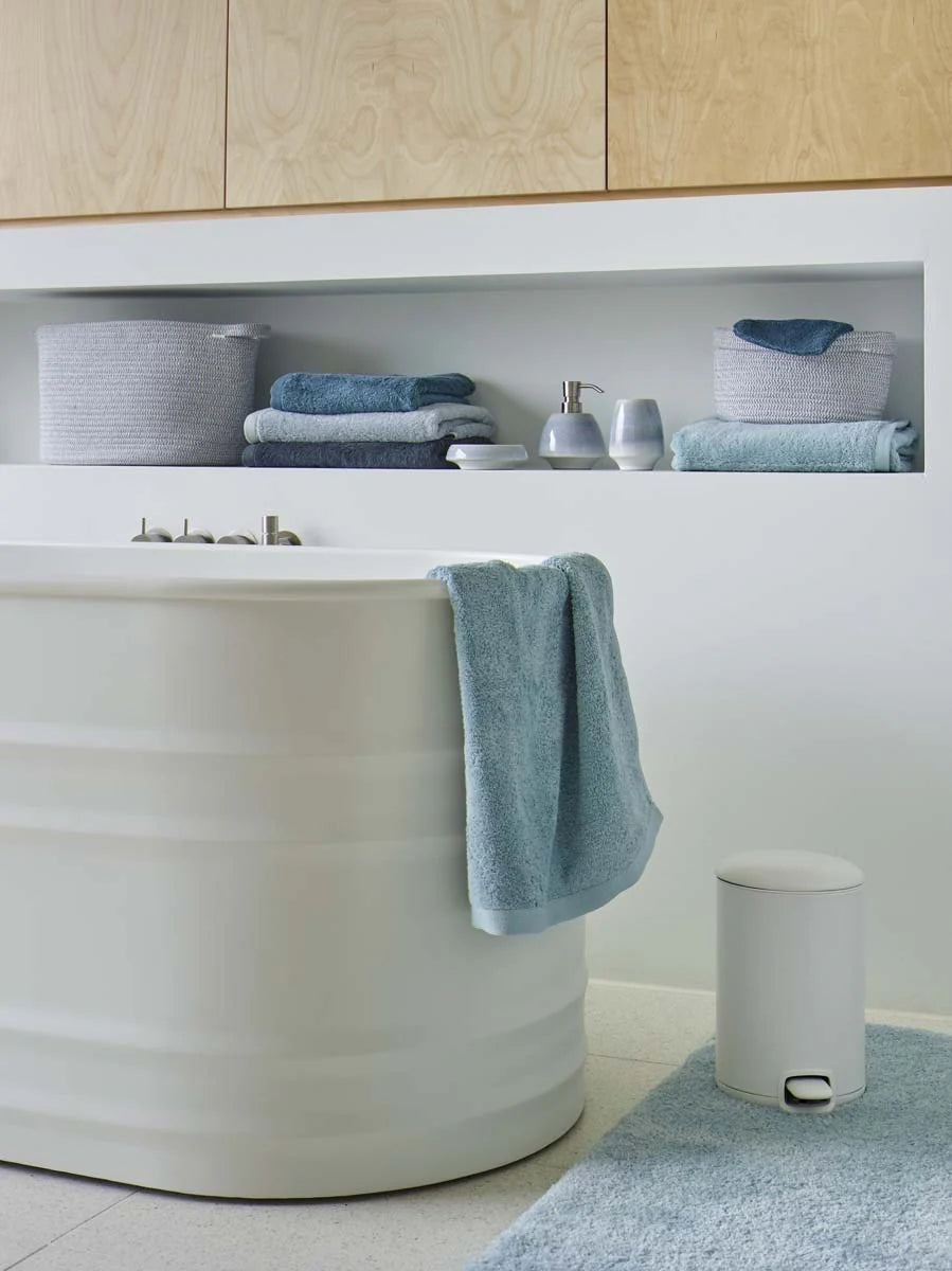 
Gobelet à brosses à dents design fait main « Figo » en céramique, bleu glacier