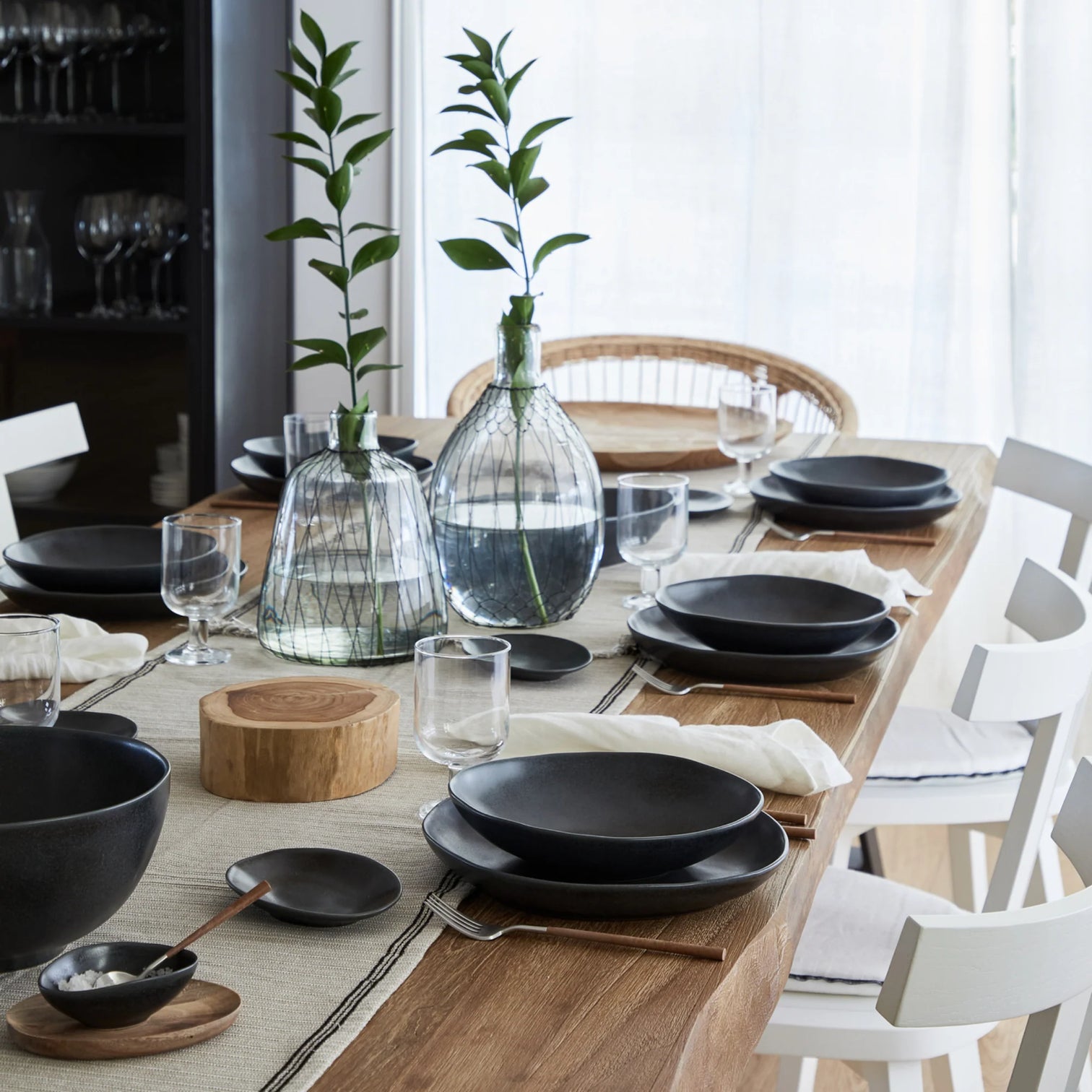 
Assiettes creuses et à pâtes artisanales « Livia » - Noir mat