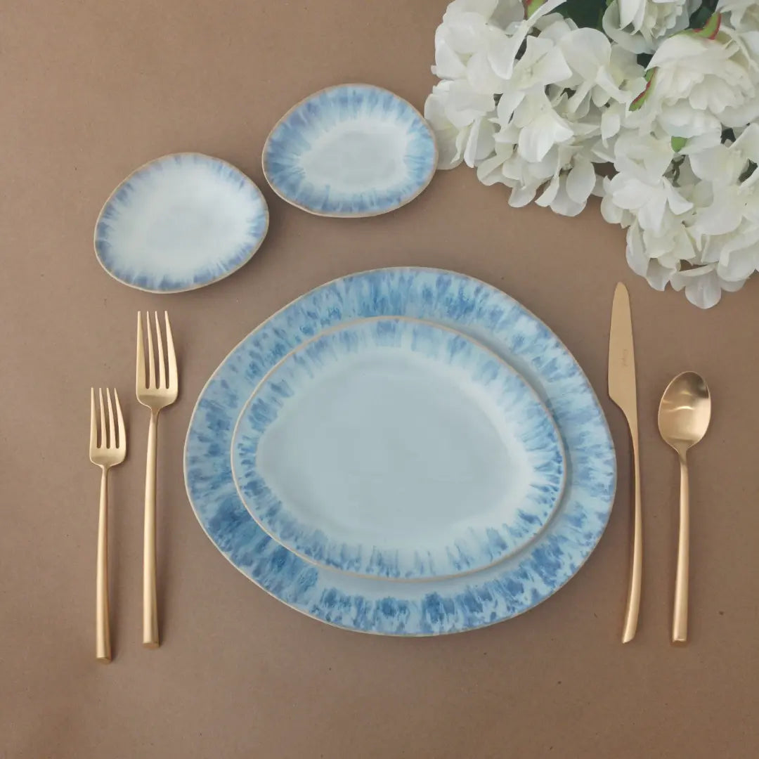
Handcrafted Oval Dinner Plate "Brisa" - Blue