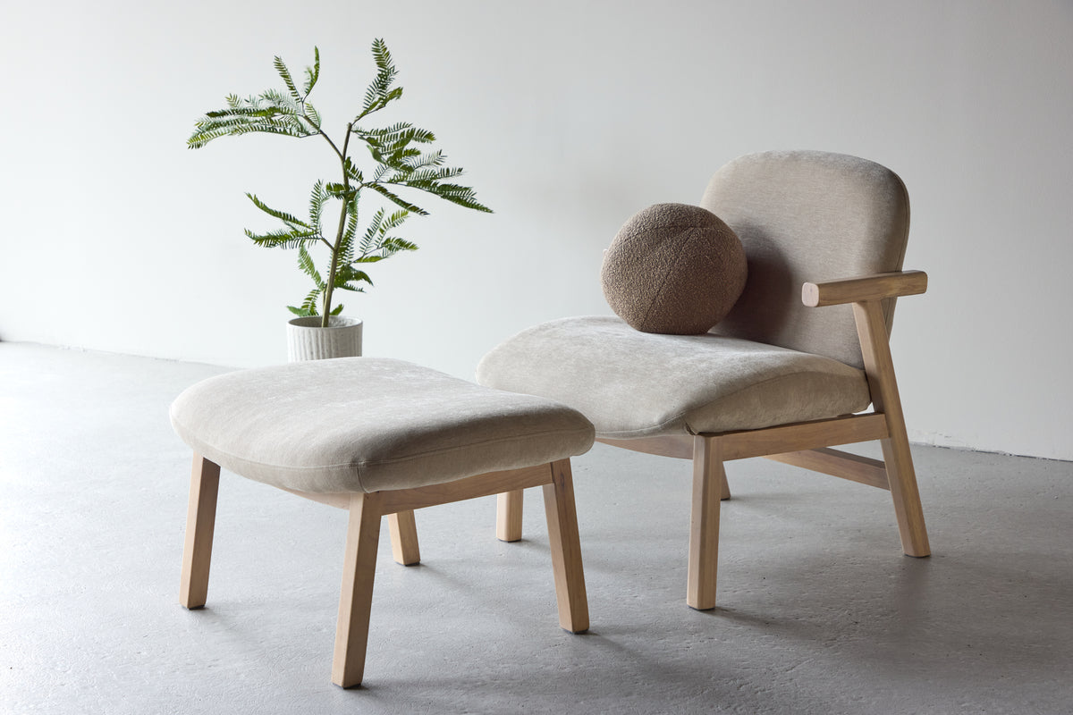 
Fauteuil design en bois massif « Bonn » avec repose-pieds