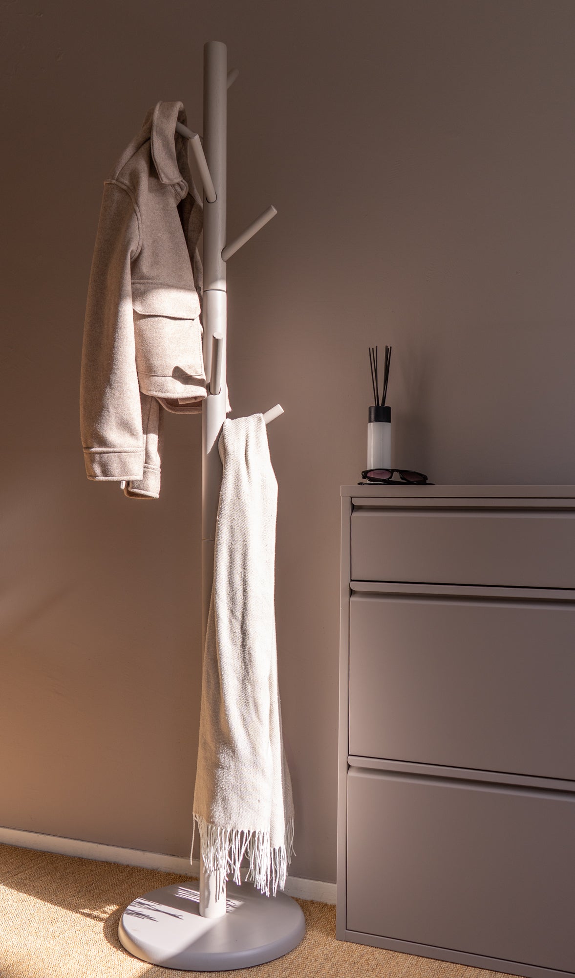
Porte-manteau design « Bro » - Taupe soyeux