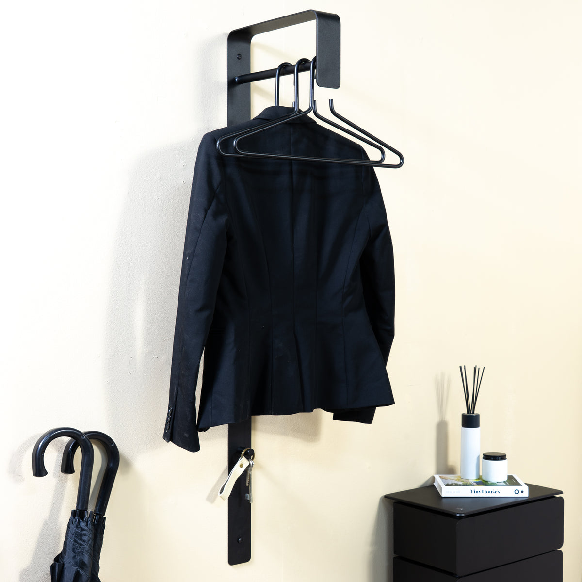 
Design Wandgarderobe „Arcus Bar“ - Schwarz